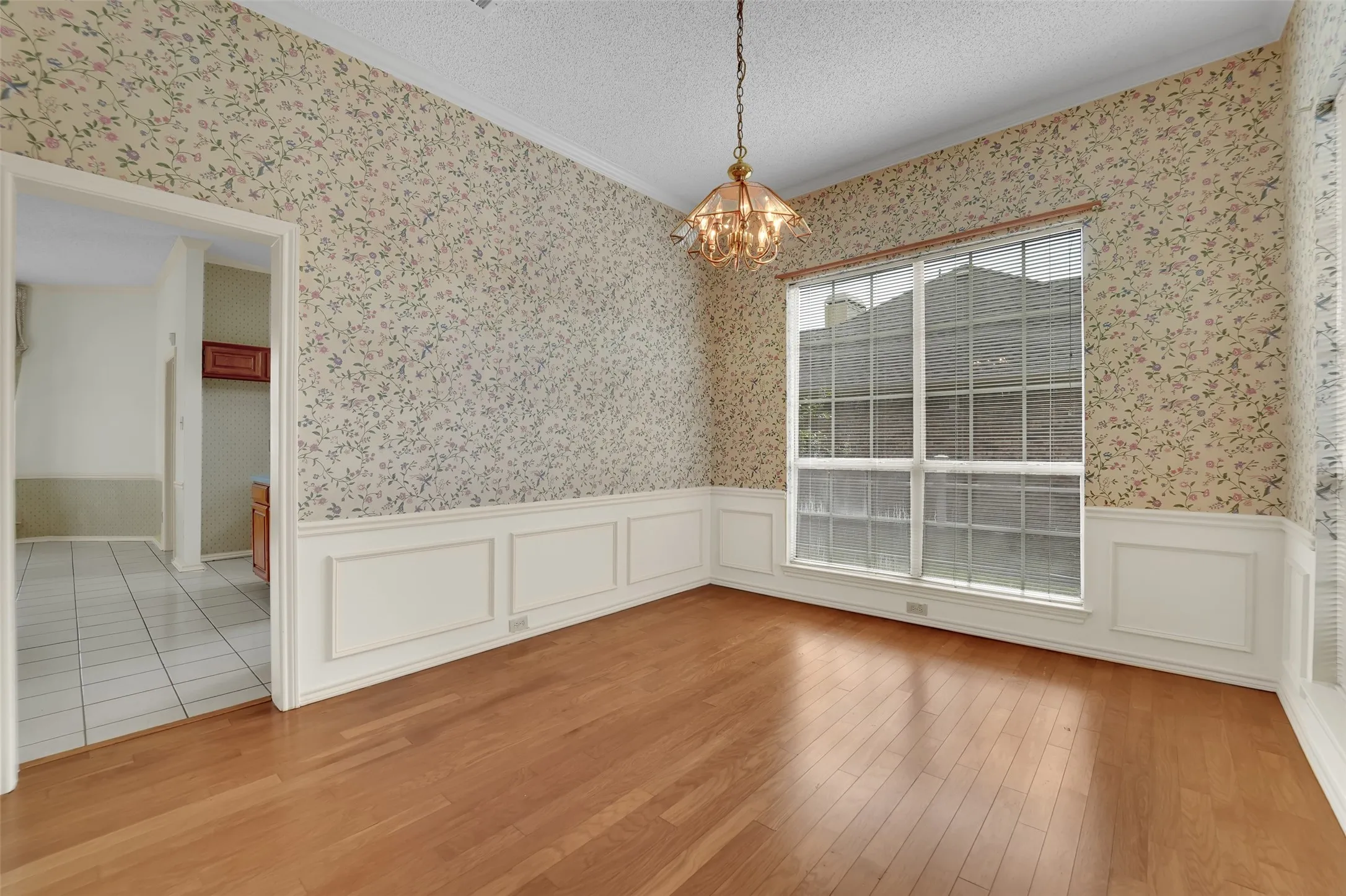 Single Family Residence For Sale in Dallas County , 4210 Stonecastle Drive, Garland, Texas 75044, 4 Bedroom, 3 Bathroom, 2 Garage spaces, 2,609 Sqft, built in 1989, mls#21397653, Real Estate Agent in Garland, Homes For Sale in Dallas county, Homes For Sale in Garland, Realtor in Garland Texas, Real Estate Brokerage Independent Realty Texas, Luminita Cordes Realtor