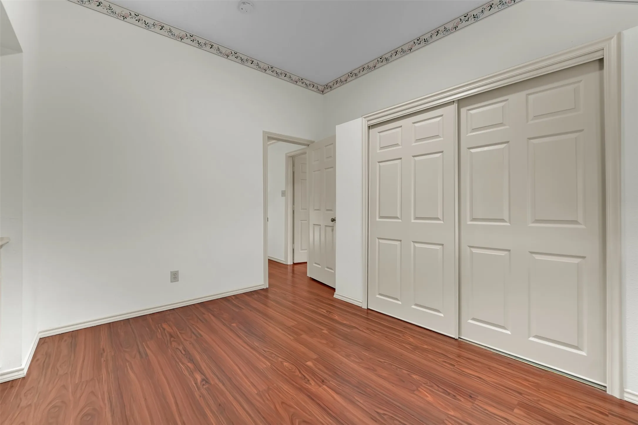 Single Family Residence For Sale in Dallas County , 4210 Stonecastle Drive, Garland, Texas 75044, 4 Bedroom, 3 Bathroom, 2 Garage spaces, 2,609 Sqft, built in 1989, mls#21397653, Real Estate Agent in Garland, Homes For Sale in Dallas county, Homes For Sale in Garland, Realtor in Garland Texas, Real Estate Brokerage Independent Realty Texas, Luminita Cordes Realtor