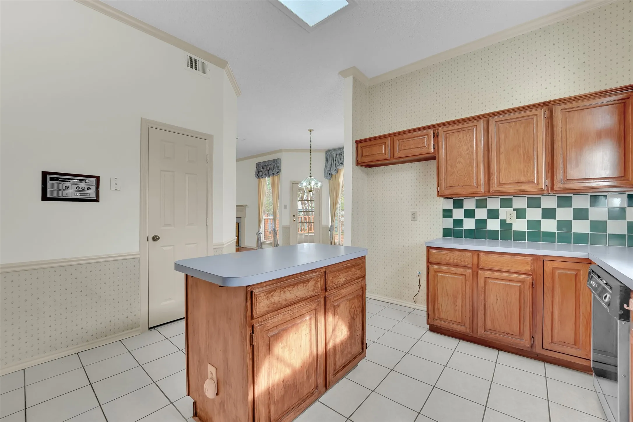 Single Family Residence For Sale in Dallas County , 4210 Stonecastle Drive, Garland, Texas 75044, 4 Bedroom, 3 Bathroom, 2 Garage spaces, 2,609 Sqft, built in 1989, mls#21397653, Real Estate Agent in Garland, Homes For Sale in Dallas county, Homes For Sale in Garland, Realtor in Garland Texas, Real Estate Brokerage Independent Realty Texas, Luminita Cordes Realtor