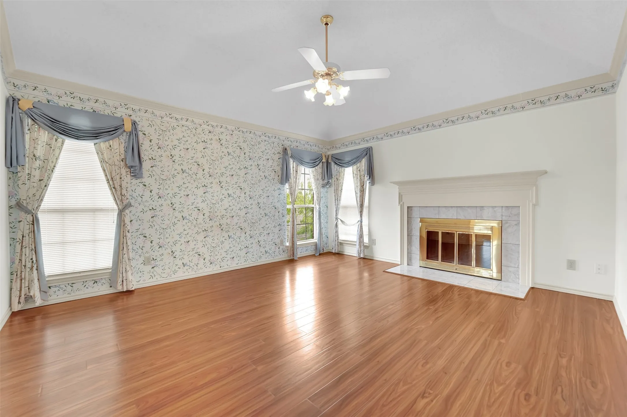 Single Family Residence For Sale in Dallas County , 4210 Stonecastle Drive, Garland, Texas 75044, 4 Bedroom, 3 Bathroom, 2 Garage spaces, 2,609 Sqft, built in 1989, mls#21397653, Real Estate Agent in Garland, Homes For Sale in Dallas county, Homes For Sale in Garland, Realtor in Garland Texas, Real Estate Brokerage Independent Realty Texas, Luminita Cordes Realtor