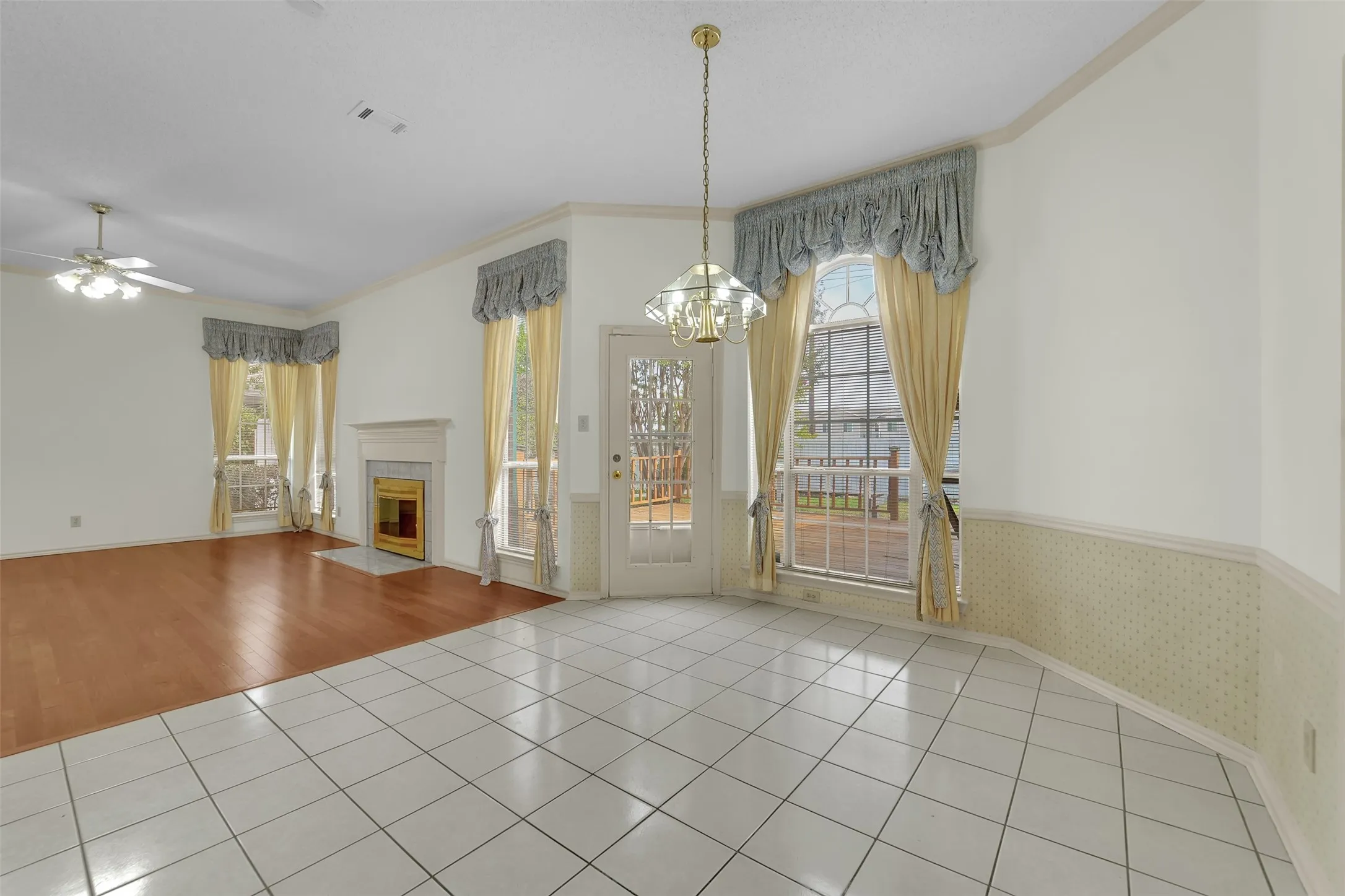 Single Family Residence For Sale in Dallas County , 4210 Stonecastle Drive, Garland, Texas 75044, 4 Bedroom, 3 Bathroom, 2 Garage spaces, 2,609 Sqft, built in 1989, mls#21397653, Real Estate Agent in Garland, Homes For Sale in Dallas county, Homes For Sale in Garland, Realtor in Garland Texas, Real Estate Brokerage Independent Realty Texas, Luminita Cordes Realtor