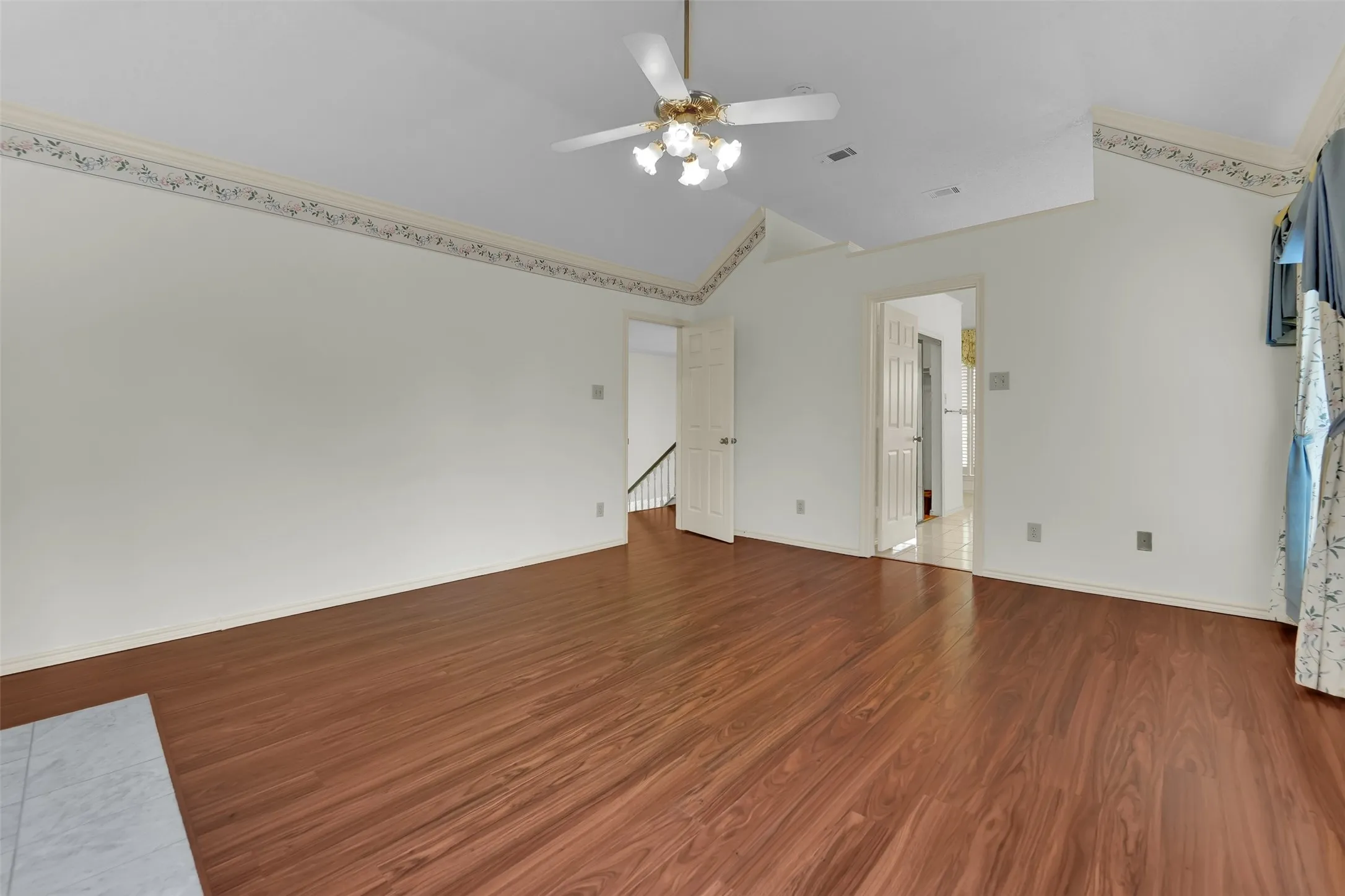Single Family Residence For Sale in Dallas County , 4210 Stonecastle Drive, Garland, Texas 75044, 4 Bedroom, 3 Bathroom, 2 Garage spaces, 2,609 Sqft, built in 1989, mls#21397653, Real Estate Agent in Garland, Homes For Sale in Dallas county, Homes For Sale in Garland, Realtor in Garland Texas, Real Estate Brokerage Independent Realty Texas, Luminita Cordes Realtor