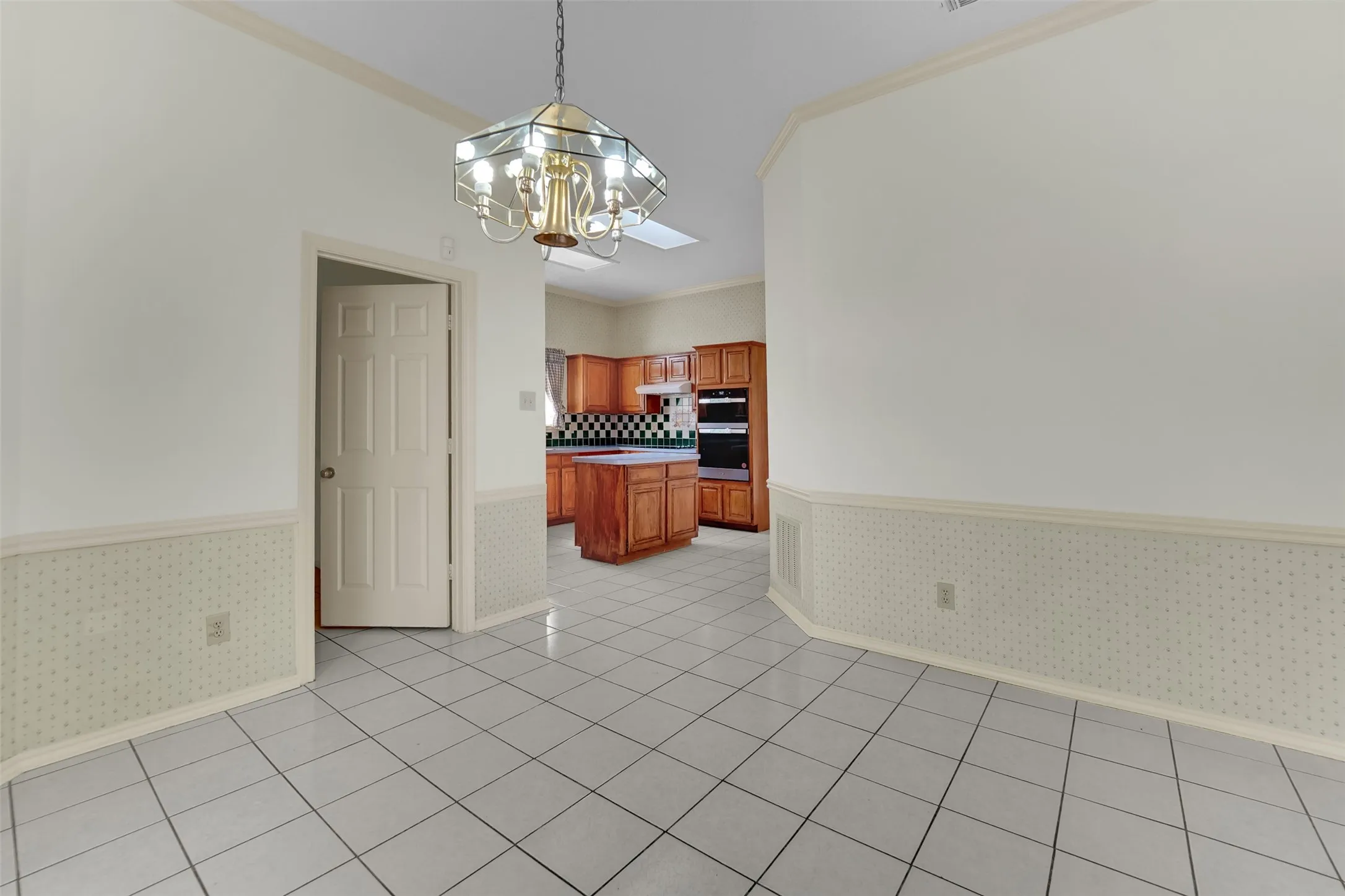 Single Family Residence For Sale in Dallas County , 4210 Stonecastle Drive, Garland, Texas 75044, 4 Bedroom, 3 Bathroom, 2 Garage spaces, 2,609 Sqft, built in 1989, mls#21397653, Real Estate Agent in Garland, Homes For Sale in Dallas county, Homes For Sale in Garland, Realtor in Garland Texas, Real Estate Brokerage Independent Realty Texas, Luminita Cordes Realtor