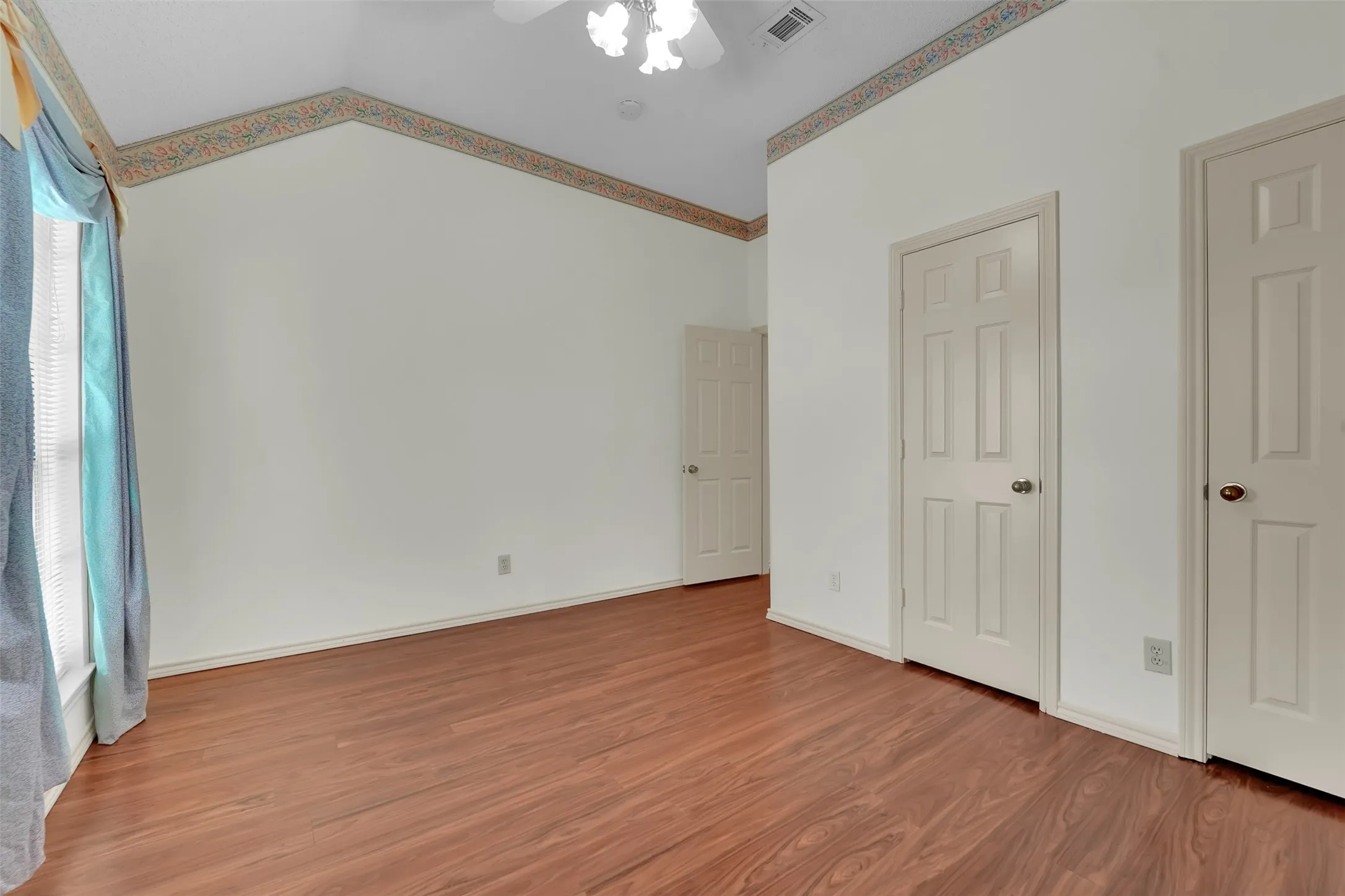 Single Family Residence For Sale in Dallas County , 4210 Stonecastle Drive, Garland, Texas 75044, 4 Bedroom, 3 Bathroom, 2 Garage spaces, 2,609 Sqft, built in 1989, mls#21397653, Real Estate Agent in Garland, Homes For Sale in Dallas county, Homes For Sale in Garland, Realtor in Garland Texas, Real Estate Brokerage Independent Realty Texas, Luminita Cordes Realtor