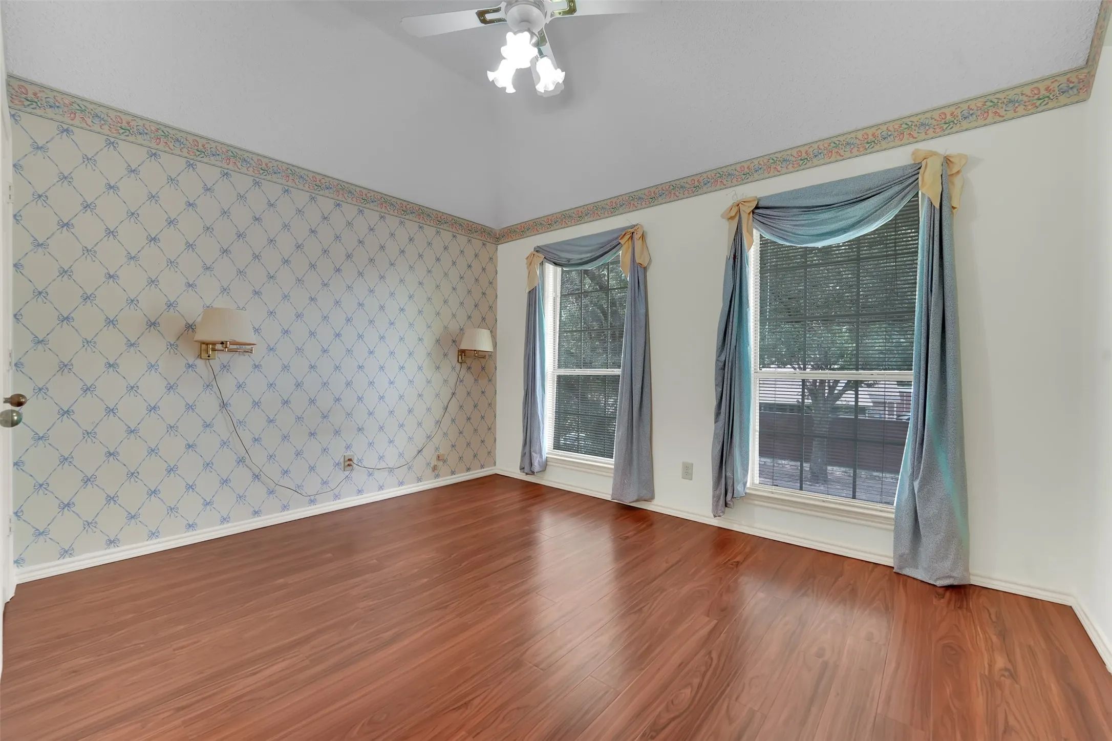 Single Family Residence For Sale in Dallas County , 4210 Stonecastle Drive, Garland, Texas 75044, 4 Bedroom, 3 Bathroom, 2 Garage spaces, 2,609 Sqft, built in 1989, mls#21397653, Real Estate Agent in Garland, Homes For Sale in Dallas county, Homes For Sale in Garland, Realtor in Garland Texas, Real Estate Brokerage Independent Realty Texas, Luminita Cordes Realtor