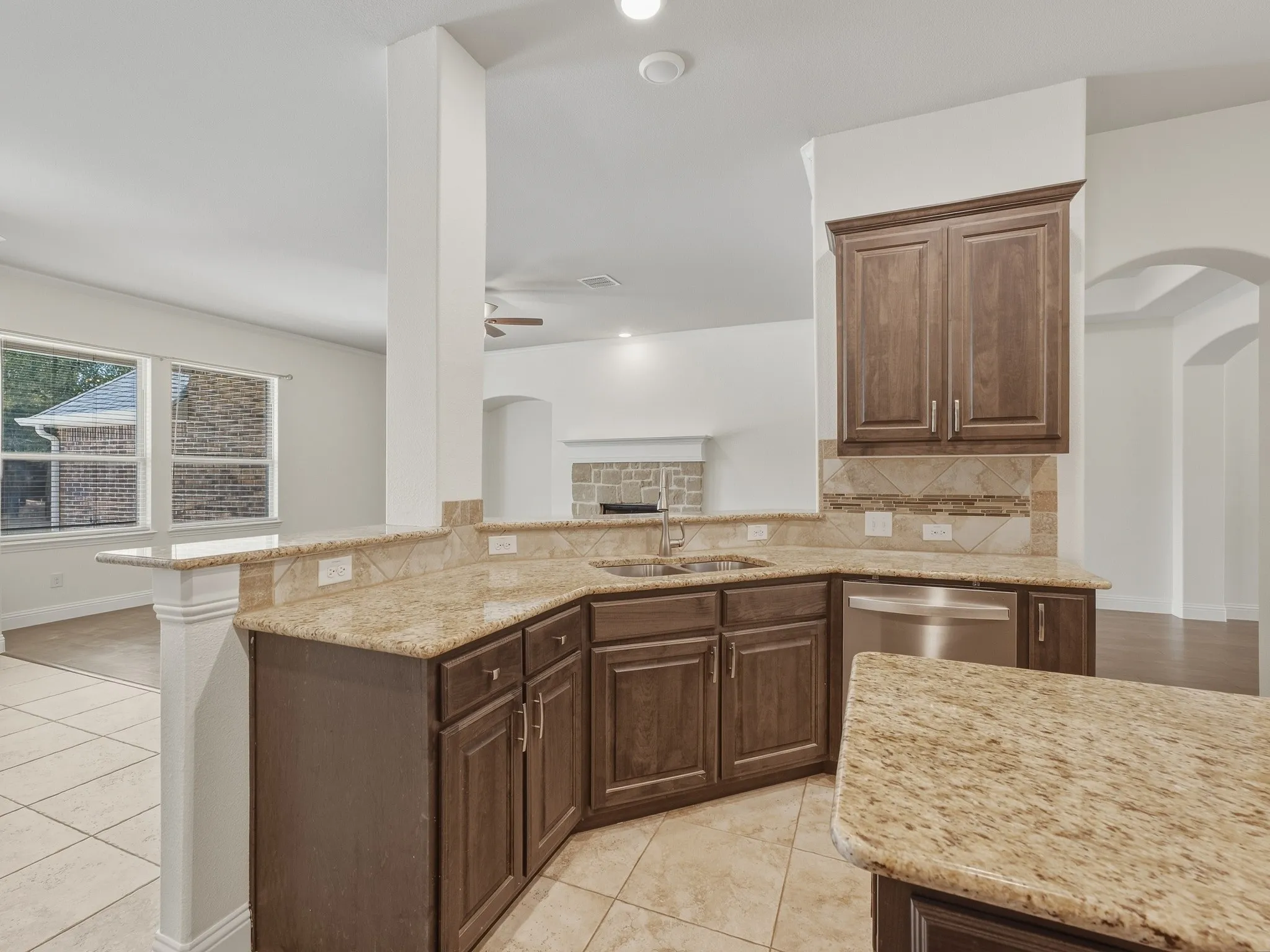 Single Family Residence For Rent in Parker County , 2712 Sonora Canyon Road, Weatherford, Texas 76087, 4 Bedroom, 3 Bathroom, 2 Garage spaces, 2,623 Sqft, built in 2019, mls#21397871, Real Estate Agent in Weatherford, Homes For Rent in Parker county, Homes For Rent in Weatherford, Realtor in Weatherford Texas, Real Estate Brokerage Independent Realty Texas, Luminita Cordes Realtor