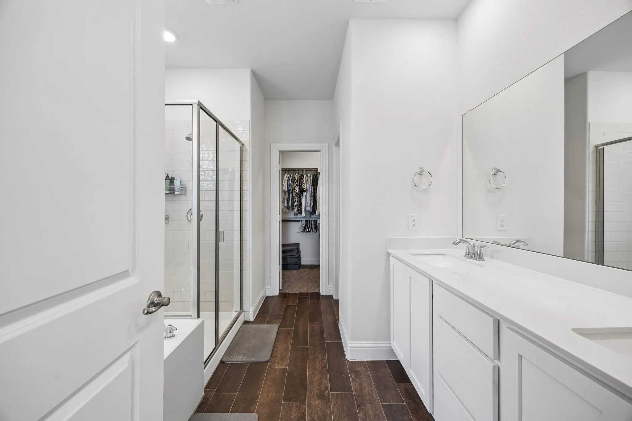 Single Family Residence For Sale in Denton County , 11233 Gold Pan Trail, Aubrey, Texas 76227, 3 Bedroom, 2 Bathroom, 2 Garage spaces, 1,634 Sqft, built in 2021, mls#21399563, Real Estate Agent in Aubrey, Homes For Sale in Denton county, Homes For Sale in Aubrey, Realtor in Aubrey Texas, Real Estate Brokerage Independent Realty Texas, Luminita Cordes Realtor