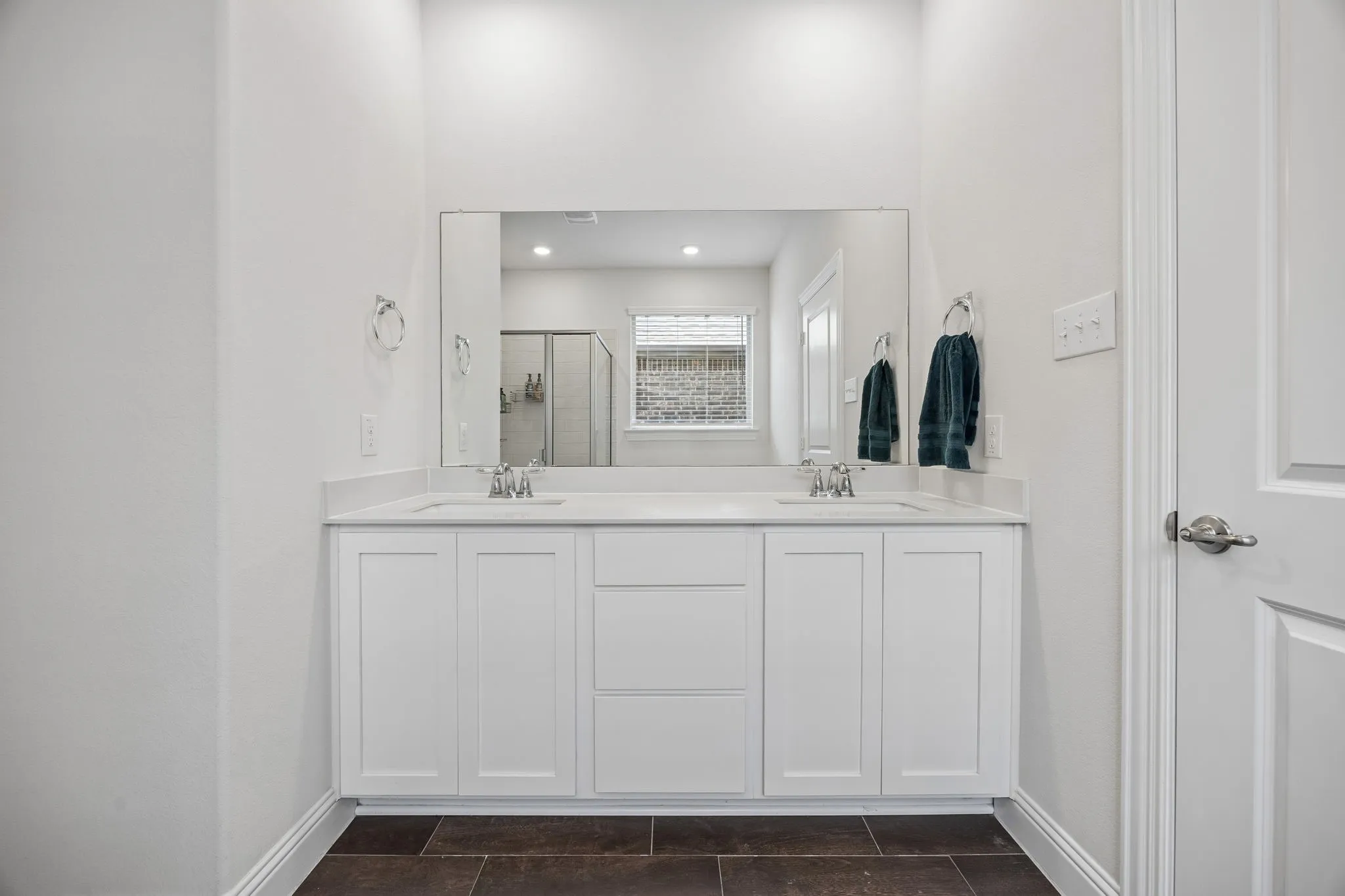 Single Family Residence For Sale in Denton County , 11233 Gold Pan Trail, Aubrey, Texas 76227, 3 Bedroom, 2 Bathroom, 2 Garage spaces, 1,634 Sqft, built in 2021, mls#21399563, Real Estate Agent in Aubrey, Homes For Sale in Denton county, Homes For Sale in Aubrey, Realtor in Aubrey Texas, Real Estate Brokerage Independent Realty Texas, Luminita Cordes Realtor