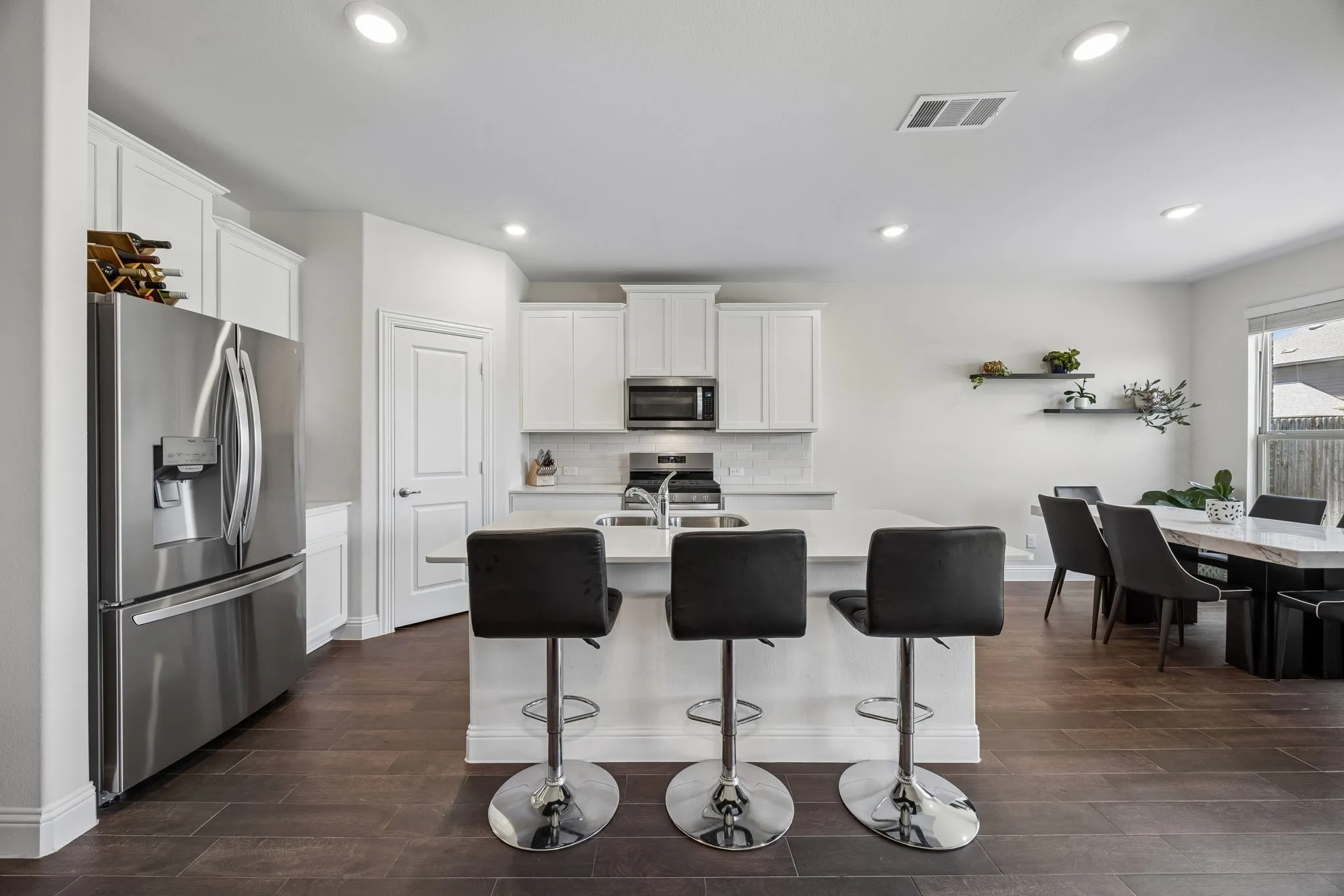 Single Family Residence For Sale in Denton County , 11233 Gold Pan Trail, Aubrey, Texas 76227, 3 Bedroom, 2 Bathroom, 2 Garage spaces, 1,634 Sqft, built in 2021, mls#21399563, Real Estate Agent in Aubrey, Homes For Sale in Denton county, Homes For Sale in Aubrey, Realtor in Aubrey Texas, Real Estate Brokerage Independent Realty Texas, Luminita Cordes Realtor