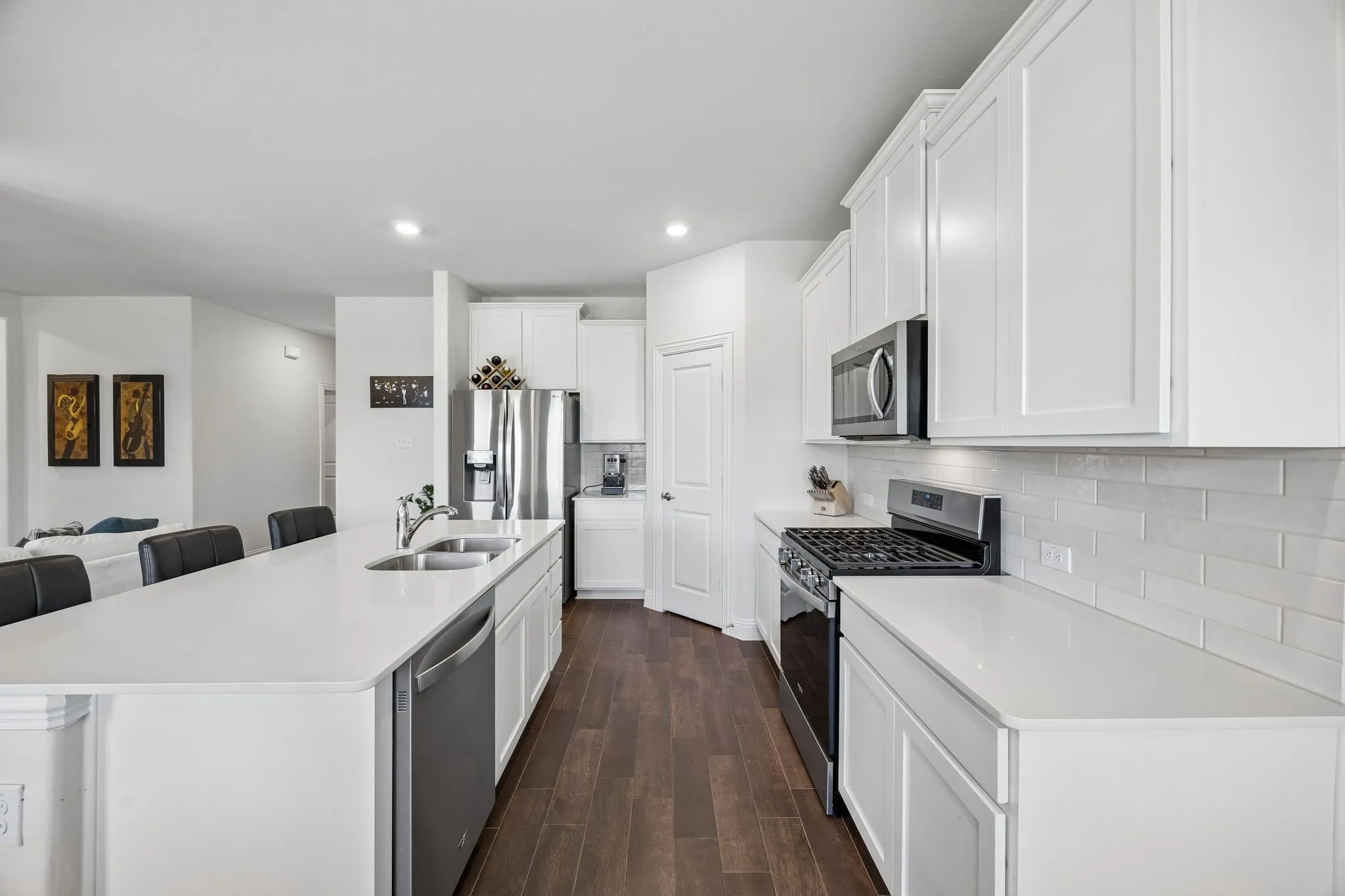Single Family Residence For Sale in Denton County , 11233 Gold Pan Trail, Aubrey, Texas 76227, 3 Bedroom, 2 Bathroom, 2 Garage spaces, 1,634 Sqft, built in 2021, mls#21399563, Real Estate Agent in Aubrey, Homes For Sale in Denton county, Homes For Sale in Aubrey, Realtor in Aubrey Texas, Real Estate Brokerage Independent Realty Texas, Luminita Cordes Realtor