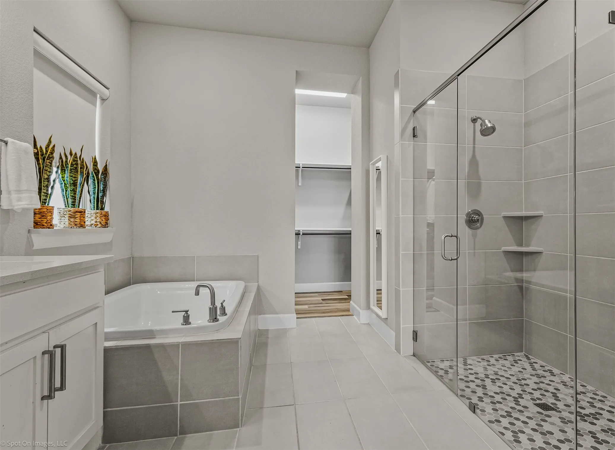 Primary ensuite bathroom of of 1302 20th St, Argyle, TX in Harvest by Hillwood
