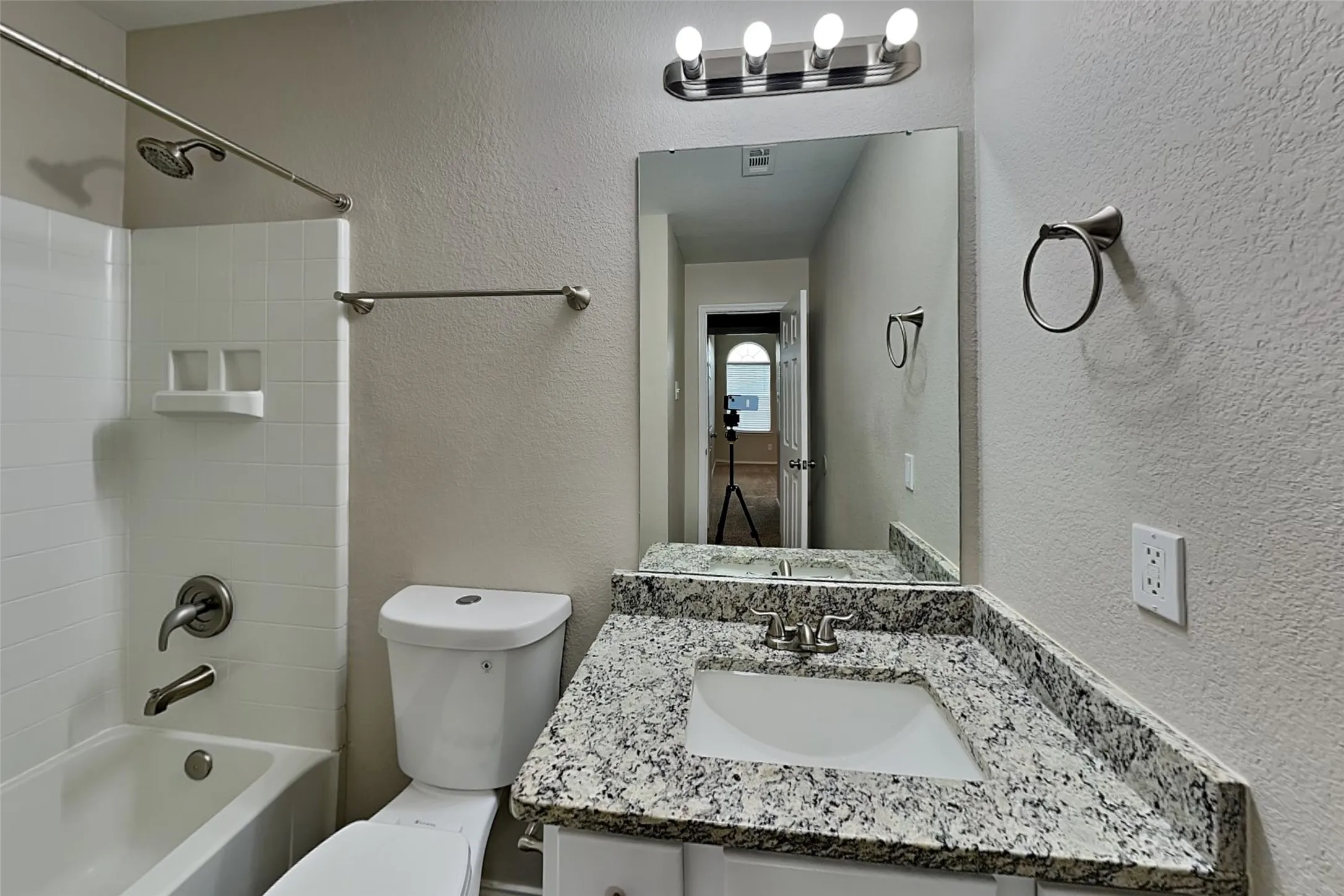 Single Family Residence For Rent in Tarrant County , 13841 High Mesa Road, Fort Worth, Texas 76262, 4 Bedroom, 3 Bathroom, 2 Garage spaces, 2,366 Sqft, built in 2003, mls#21399582, Real Estate Agent in Fort Worth, Homes For Rent in Tarrant county, Homes For Rent in Fort Worth, Realtor in Fort Worth Texas, Real Estate Brokerage Independent Realty Texas, Luminita Cordes Realtor