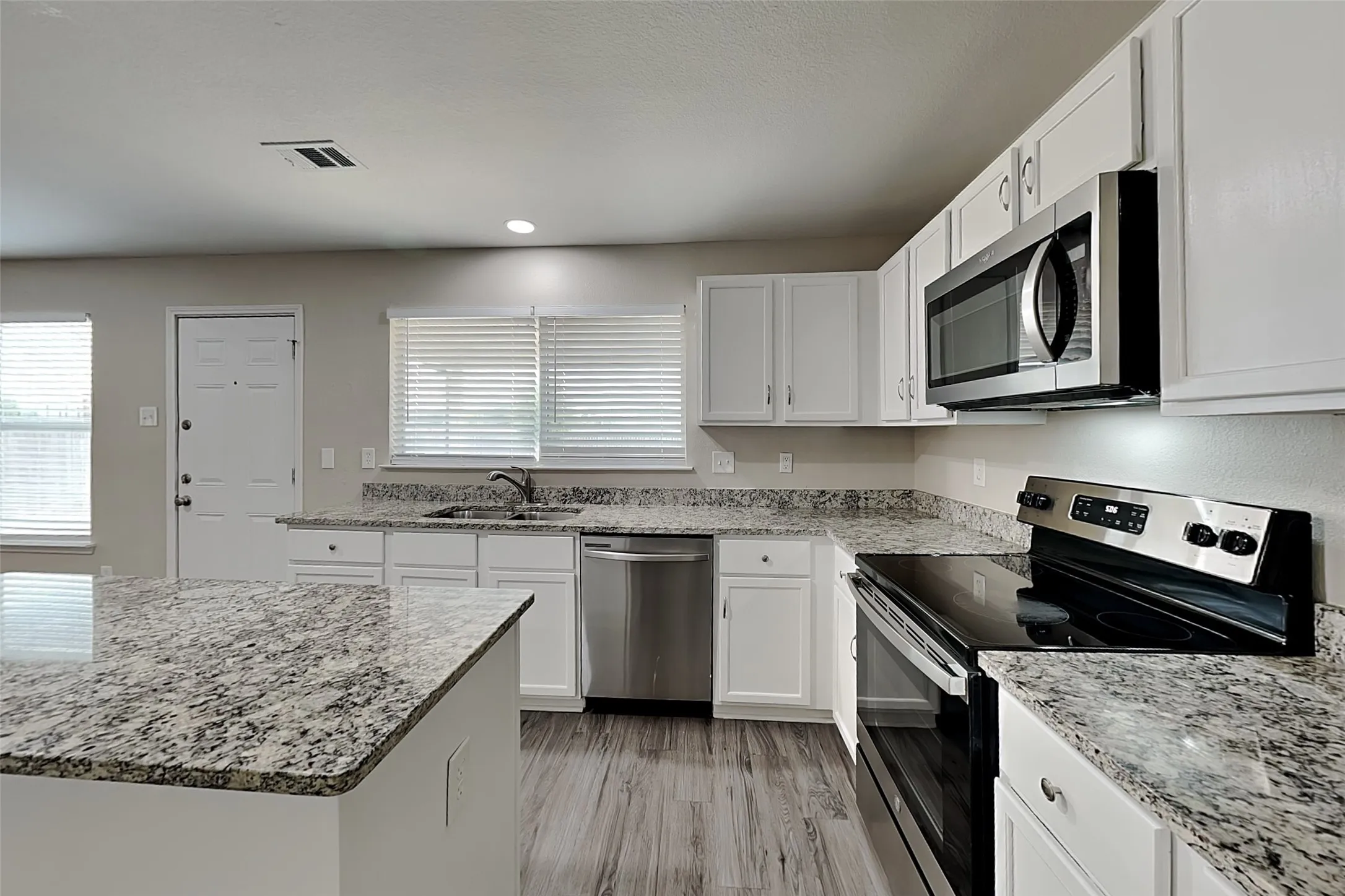 Single Family Residence For Rent in Tarrant County , 13841 High Mesa Road, Fort Worth, Texas 76262, 4 Bedroom, 3 Bathroom, 2 Garage spaces, 2,366 Sqft, built in 2003, mls#21399582, Real Estate Agent in Fort Worth, Homes For Rent in Tarrant county, Homes For Rent in Fort Worth, Realtor in Fort Worth Texas, Real Estate Brokerage Independent Realty Texas, Luminita Cordes Realtor