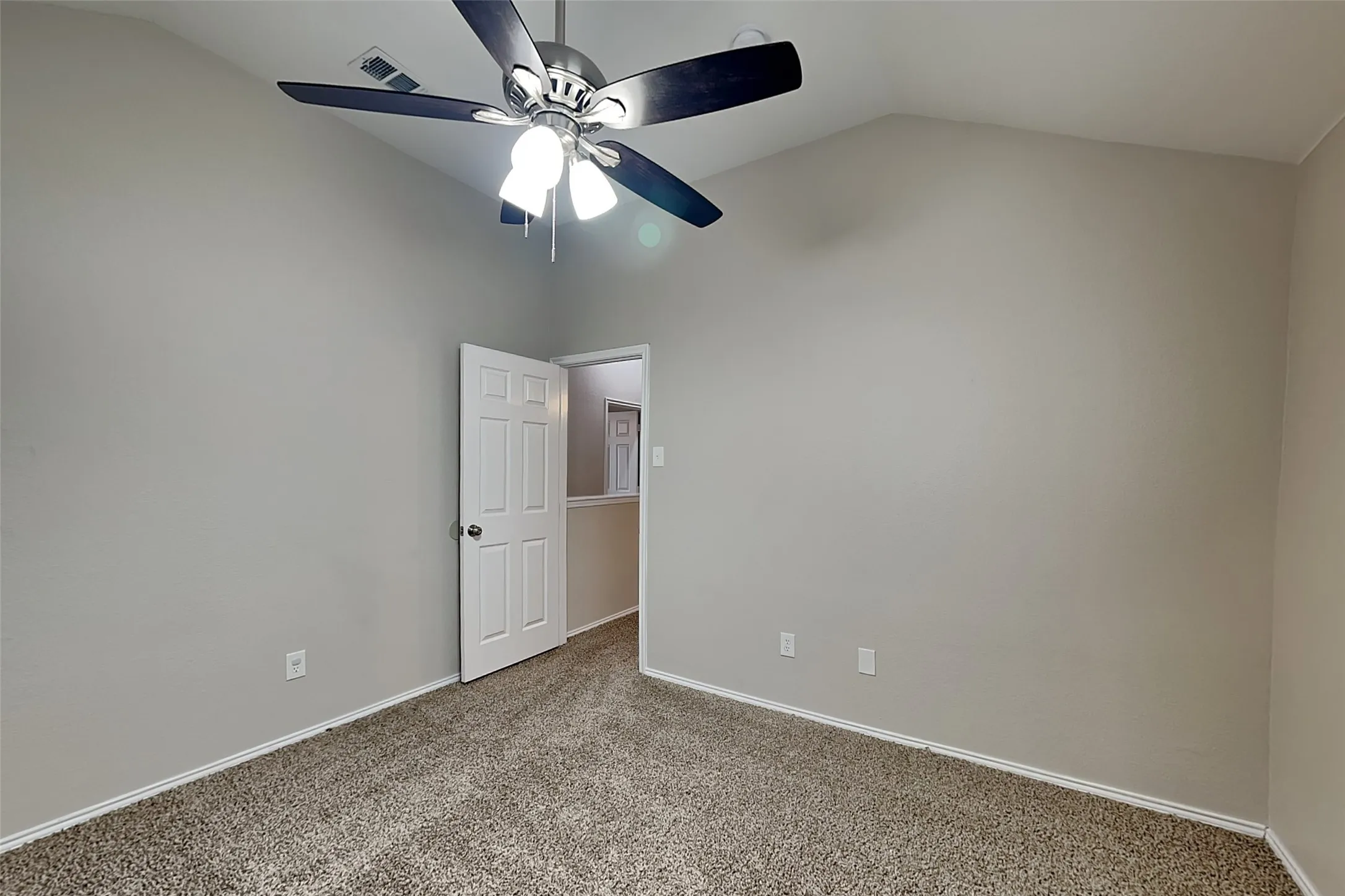 Single Family Residence For Rent in Tarrant County , 13841 High Mesa Road, Fort Worth, Texas 76262, 4 Bedroom, 3 Bathroom, 2 Garage spaces, 2,366 Sqft, built in 2003, mls#21399582, Real Estate Agent in Fort Worth, Homes For Rent in Tarrant county, Homes For Rent in Fort Worth, Realtor in Fort Worth Texas, Real Estate Brokerage Independent Realty Texas, Luminita Cordes Realtor