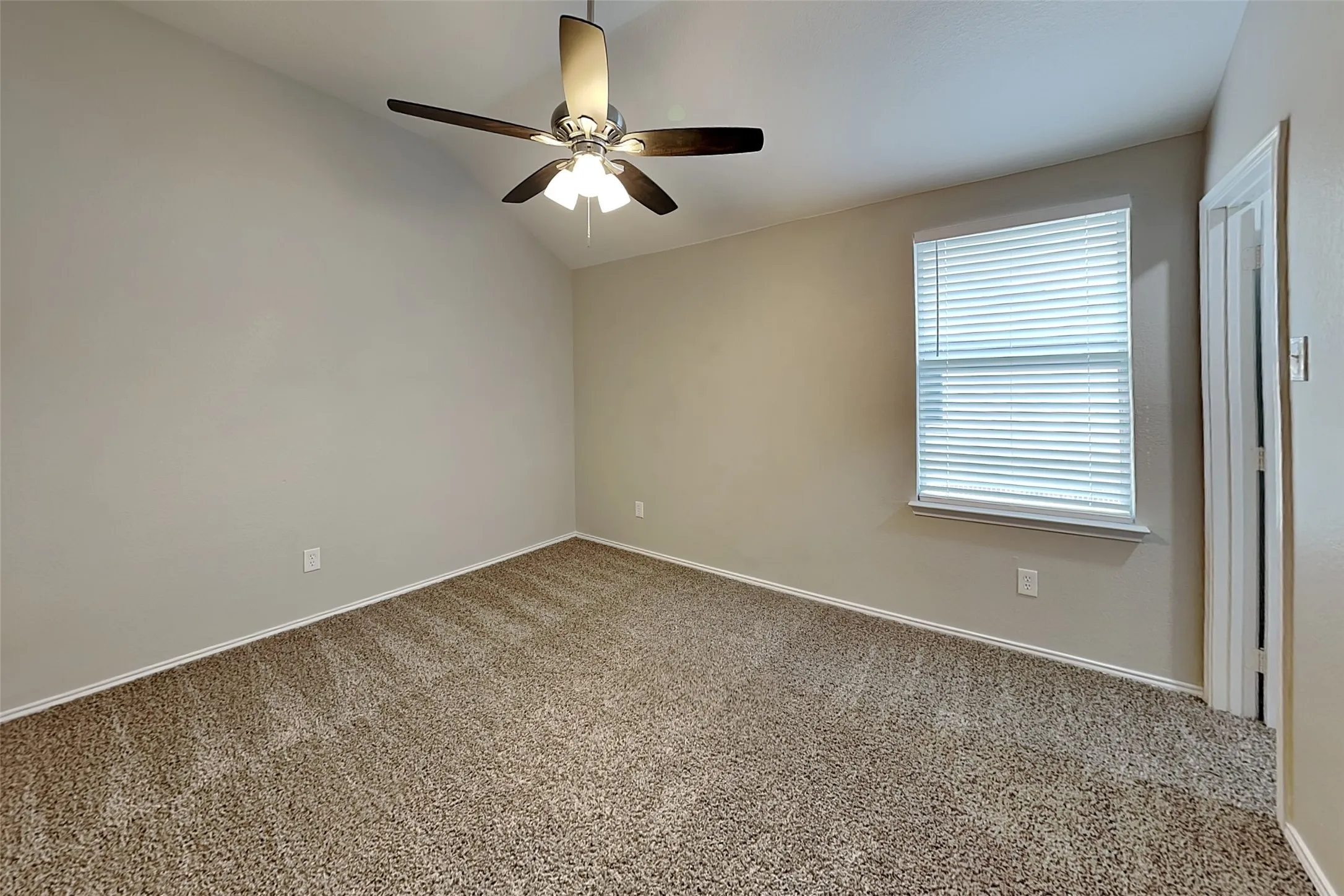 Single Family Residence For Rent in Tarrant County , 13841 High Mesa Road, Fort Worth, Texas 76262, 4 Bedroom, 3 Bathroom, 2 Garage spaces, 2,366 Sqft, built in 2003, mls#21399582, Real Estate Agent in Fort Worth, Homes For Rent in Tarrant county, Homes For Rent in Fort Worth, Realtor in Fort Worth Texas, Real Estate Brokerage Independent Realty Texas, Luminita Cordes Realtor