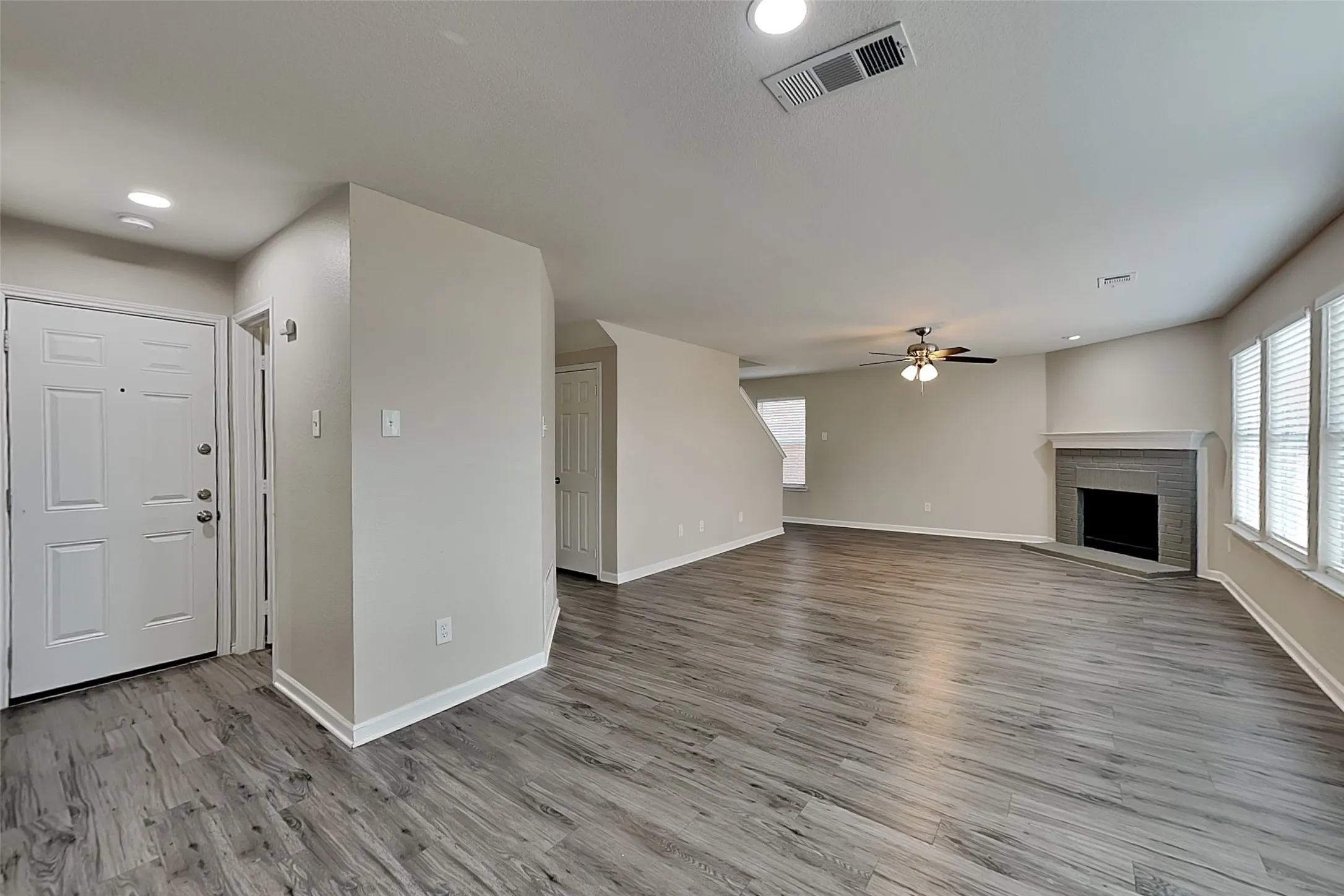 Single Family Residence For Rent in Tarrant County , 13841 High Mesa Road, Fort Worth, Texas 76262, 4 Bedroom, 3 Bathroom, 2 Garage spaces, 2,366 Sqft, built in 2003, mls#21399582, Real Estate Agent in Fort Worth, Homes For Rent in Tarrant county, Homes For Rent in Fort Worth, Realtor in Fort Worth Texas, Real Estate Brokerage Independent Realty Texas, Luminita Cordes Realtor