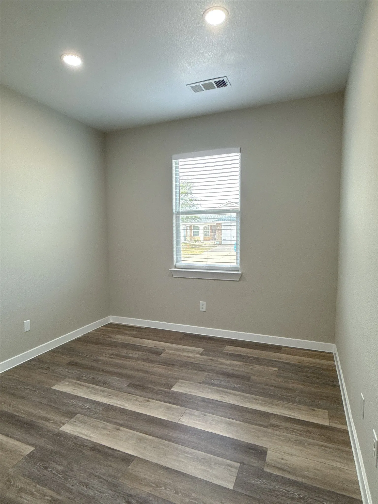 Single Family Residence For Rent in Collin County , 1913 Pin Oak Trail, Anna, Texas 75409, 4 Bedroom, 2 Bathroom, 2 Garage spaces, 2,062 Sqft, built in 2011, mls#21399587, Real Estate Agent in Anna, Homes For Rent in Collin county, Homes For Rent in Anna, Realtor in Anna Texas, Real Estate Brokerage Independent Realty Texas, Luminita Cordes Realtor