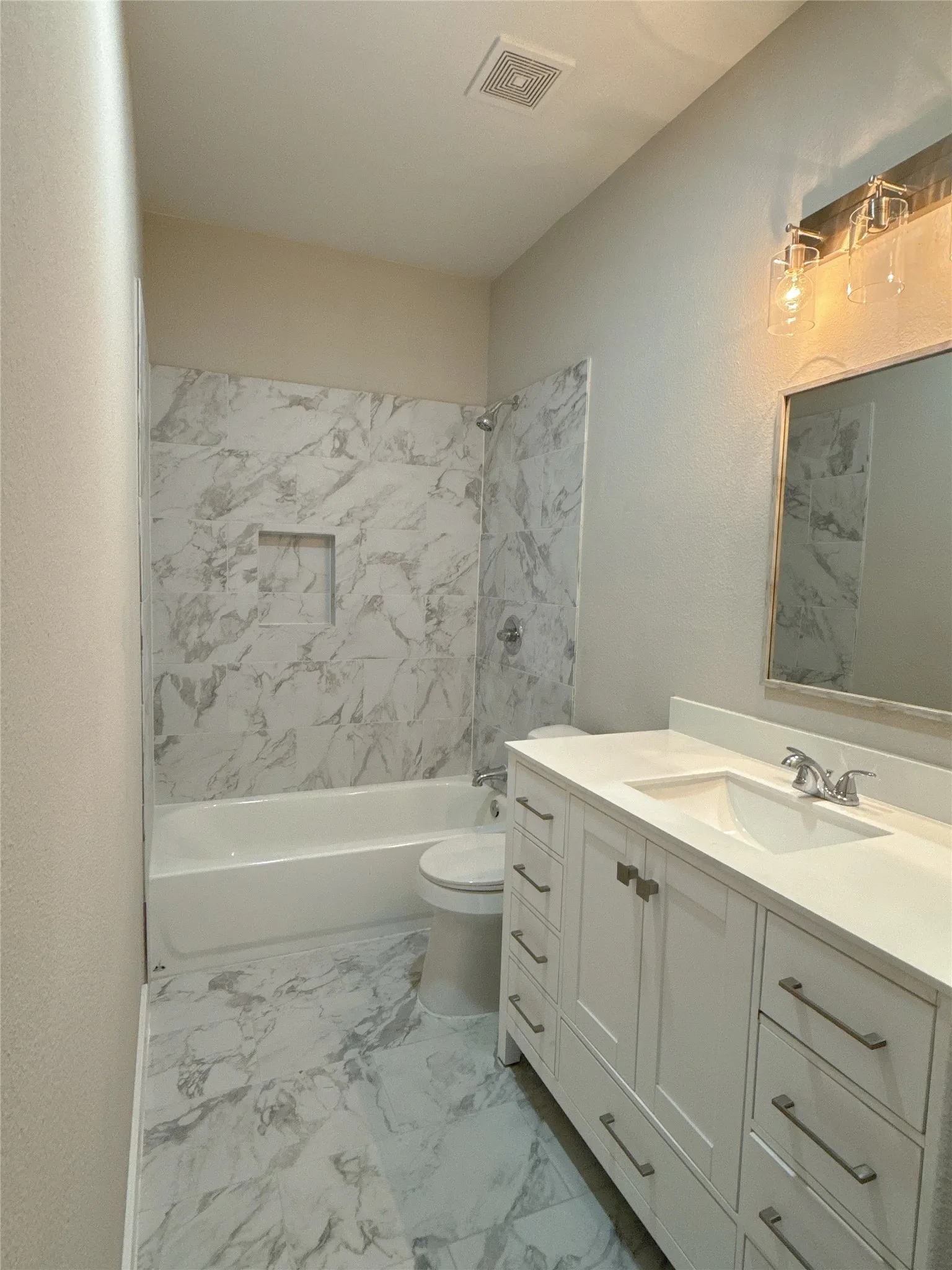 Single Family Residence For Rent in Collin County , 1913 Pin Oak Trail, Anna, Texas 75409, 4 Bedroom, 2 Bathroom, 2 Garage spaces, 2,062 Sqft, built in 2011, mls#21399587, Real Estate Agent in Anna, Homes For Rent in Collin county, Homes For Rent in Anna, Realtor in Anna Texas, Real Estate Brokerage Independent Realty Texas, Luminita Cordes Realtor