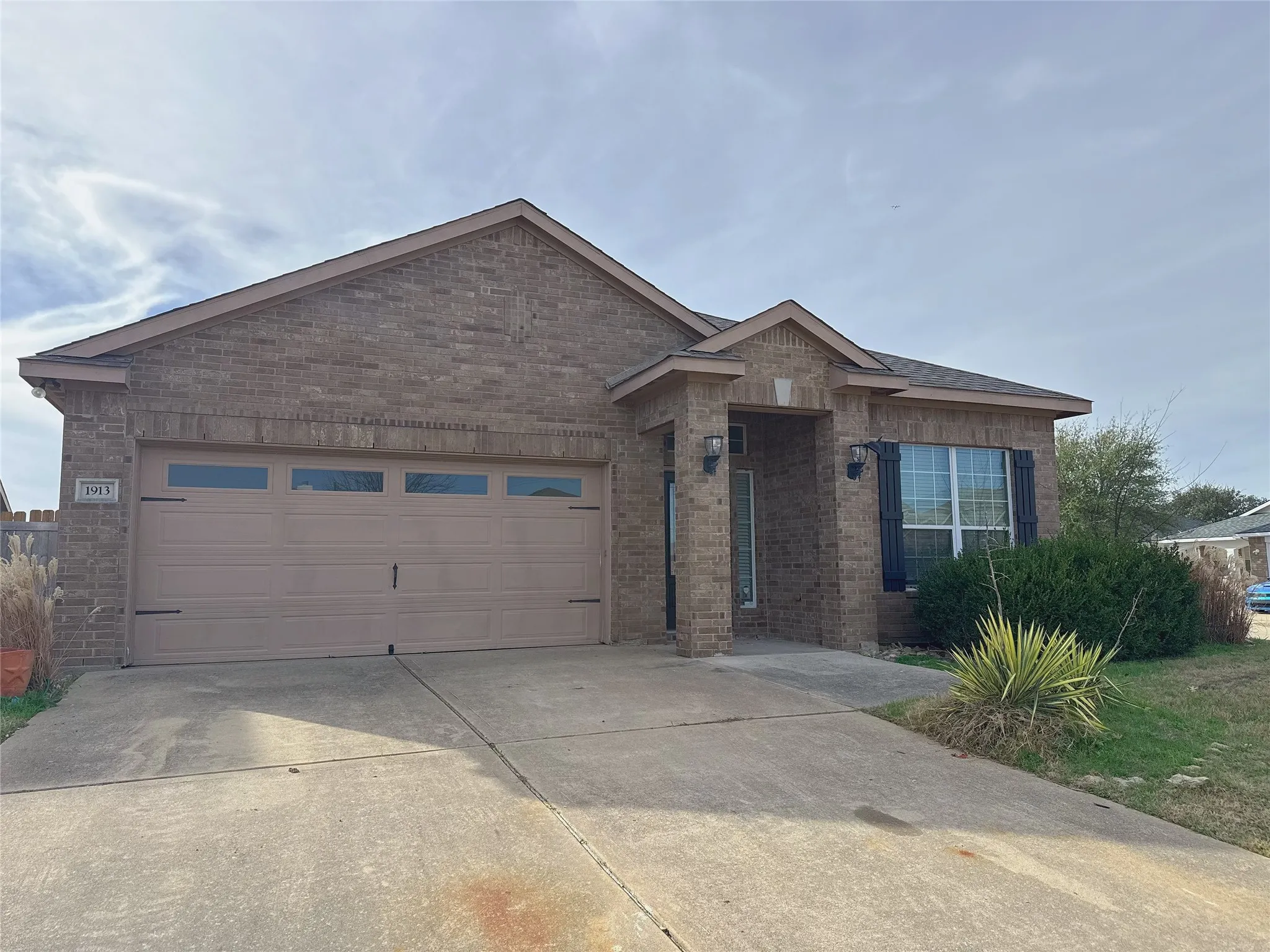 Single Family Residence For Rent in Collin County , 1913 Pin Oak Trail, Anna, Texas 75409, 4 Bedroom, 2 Bathroom, 2 Garage spaces, 2,062 Sqft, built in 2011, mls#21399587, Real Estate Agent in Anna, Homes For Rent in Collin county, Homes For Rent in Anna, Realtor in Anna Texas, Real Estate Brokerage Independent Realty Texas, Luminita Cordes Realtor