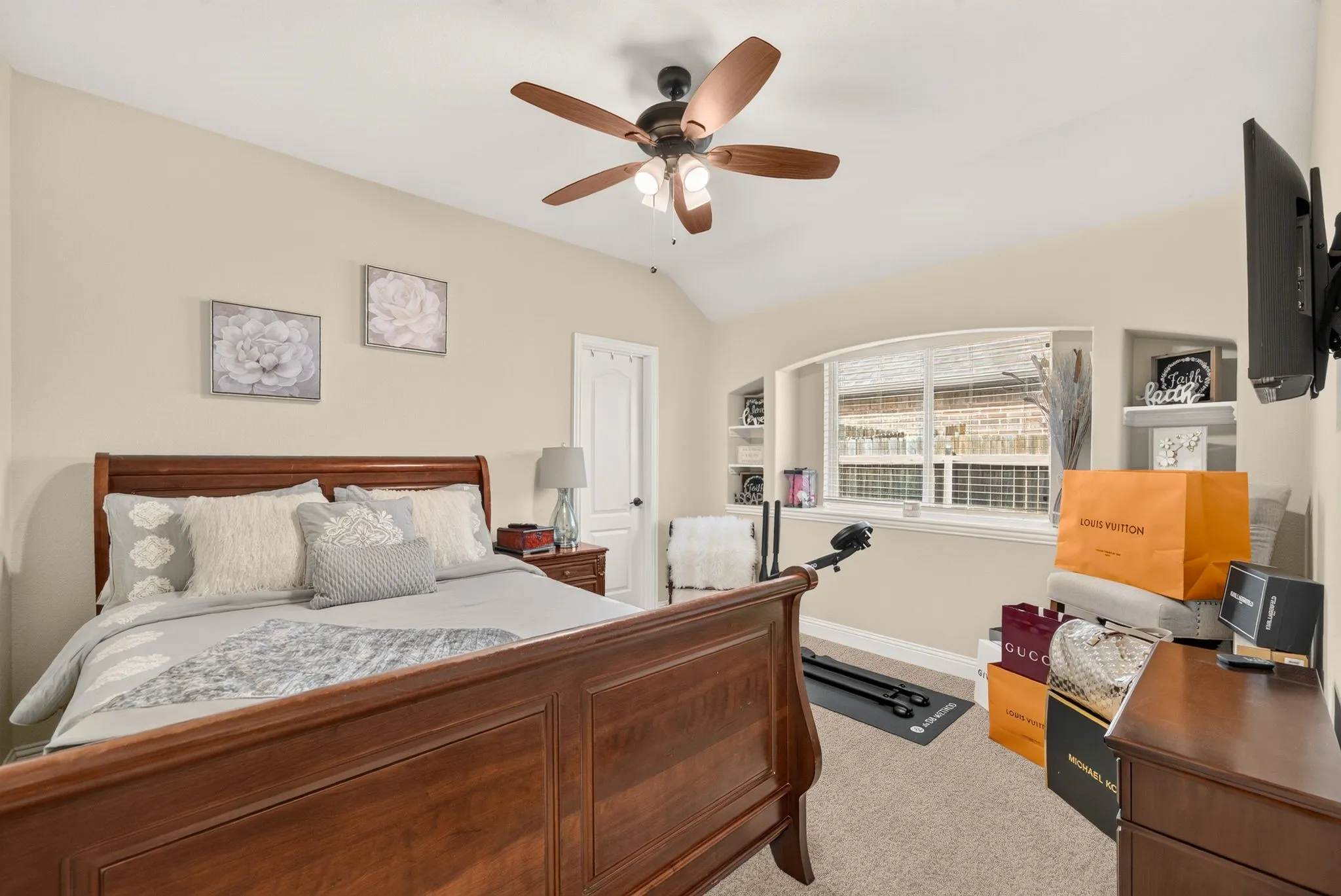 Single Family Residence For Sale in Tarrant County , 5011 Lake Park Drive, Mansfield, Texas 76063, 5 Bedroom, 3 Bathroom, 2 Garage spaces, 3,518 Sqft, built in 2020, mls#21399575, Real Estate Agent in Mansfield, Homes For Sale in Tarrant county, Homes For Sale in Mansfield, Realtor in Mansfield Texas, Real Estate Brokerage Independent Realty Texas, Luminita Cordes Realtor