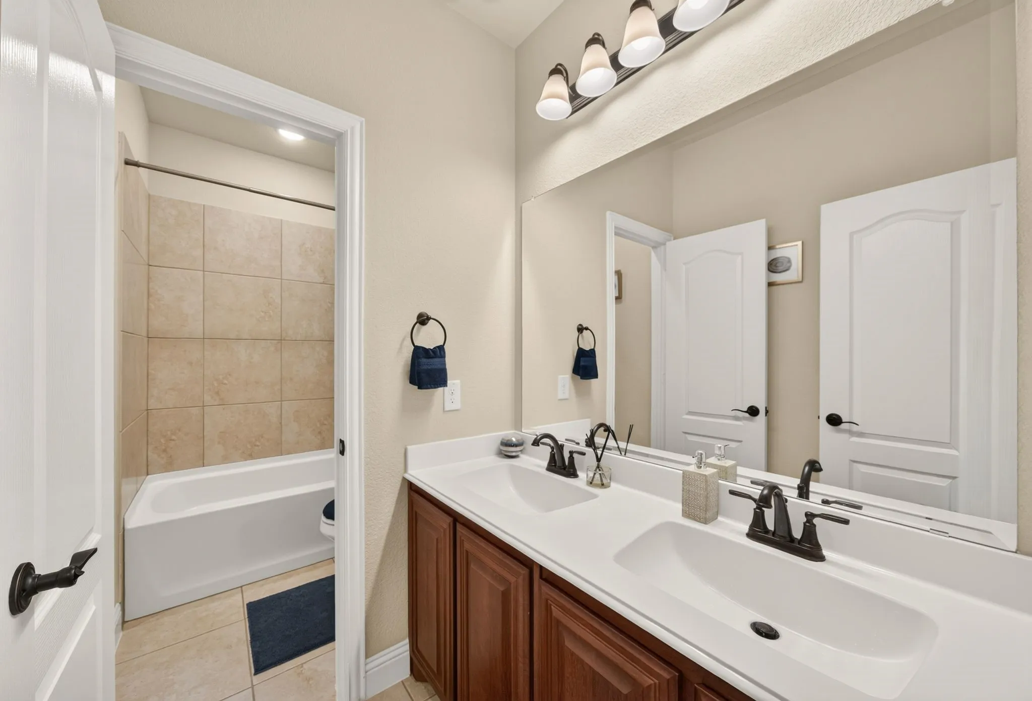 Single Family Residence For Sale in Tarrant County , 5011 Lake Park Drive, Mansfield, Texas 76063, 5 Bedroom, 3 Bathroom, 2 Garage spaces, 3,518 Sqft, built in 2020, mls#21399575, Real Estate Agent in Mansfield, Homes For Sale in Tarrant county, Homes For Sale in Mansfield, Realtor in Mansfield Texas, Real Estate Brokerage Independent Realty Texas, Luminita Cordes Realtor