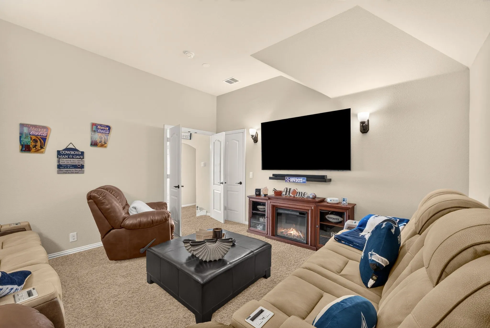 Single Family Residence For Sale in Tarrant County , 5011 Lake Park Drive, Mansfield, Texas 76063, 5 Bedroom, 3 Bathroom, 2 Garage spaces, 3,518 Sqft, built in 2020, mls#21399575, Real Estate Agent in Mansfield, Homes For Sale in Tarrant county, Homes For Sale in Mansfield, Realtor in Mansfield Texas, Real Estate Brokerage Independent Realty Texas, Luminita Cordes Realtor