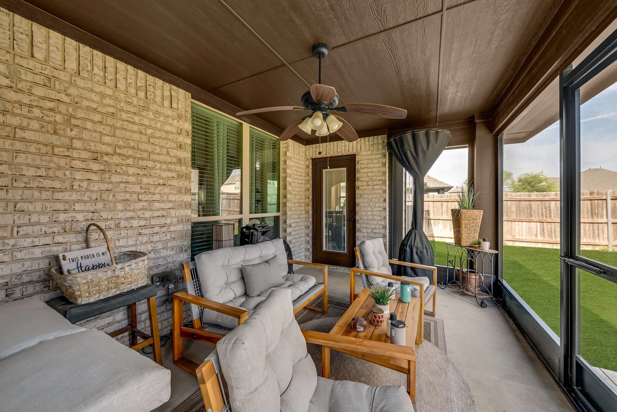Single Family Residence For Sale in Tarrant County , 5011 Lake Park Drive, Mansfield, Texas 76063, 5 Bedroom, 3 Bathroom, 2 Garage spaces, 3,518 Sqft, built in 2020, mls#21399575, Real Estate Agent in Mansfield, Homes For Sale in Tarrant county, Homes For Sale in Mansfield, Realtor in Mansfield Texas, Real Estate Brokerage Independent Realty Texas, Luminita Cordes Realtor