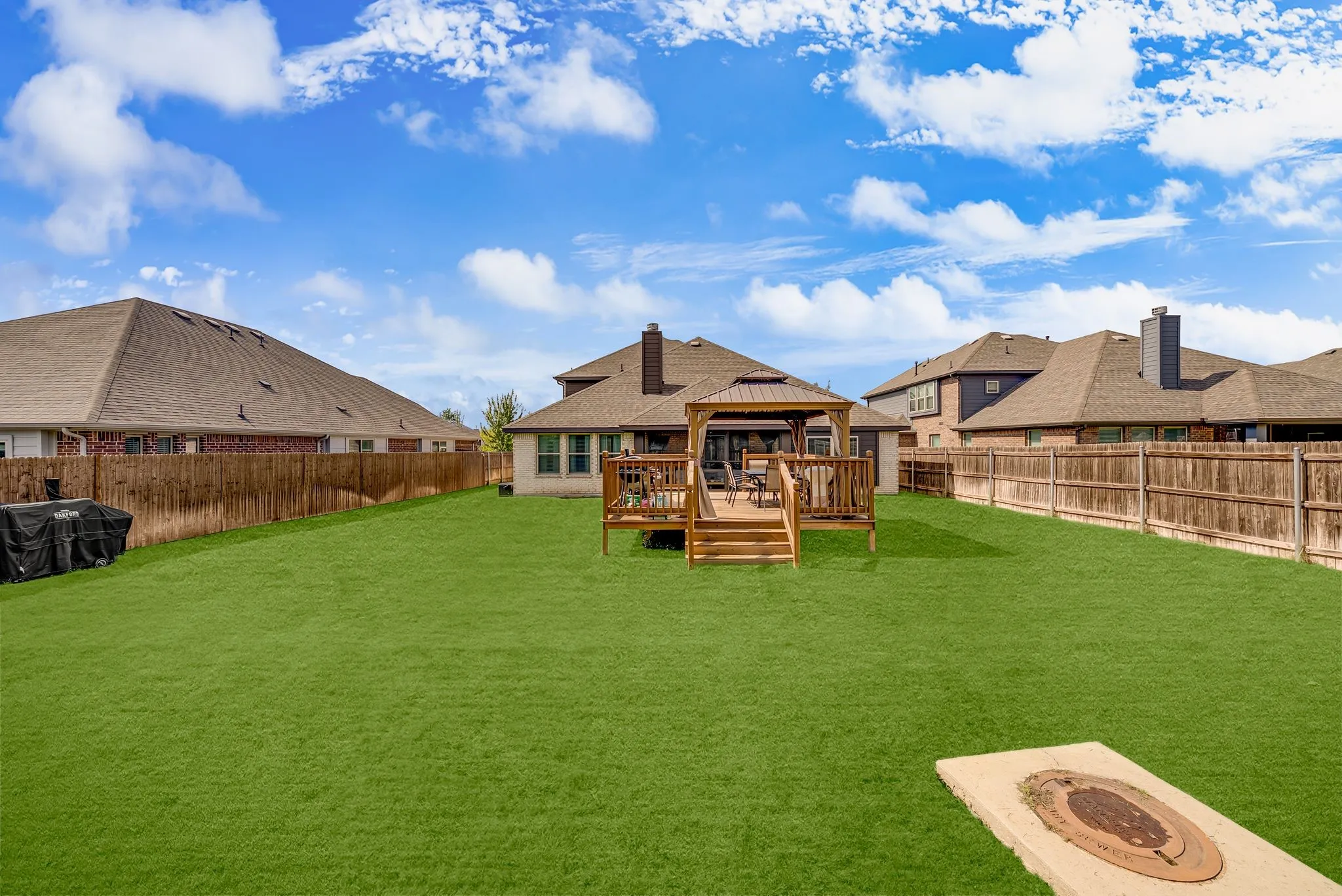 Single Family Residence For Sale in Tarrant County , 5011 Lake Park Drive, Mansfield, Texas 76063, 5 Bedroom, 3 Bathroom, 2 Garage spaces, 3,518 Sqft, built in 2020, mls#21399575, Real Estate Agent in Mansfield, Homes For Sale in Tarrant county, Homes For Sale in Mansfield, Realtor in Mansfield Texas, Real Estate Brokerage Independent Realty Texas, Luminita Cordes Realtor