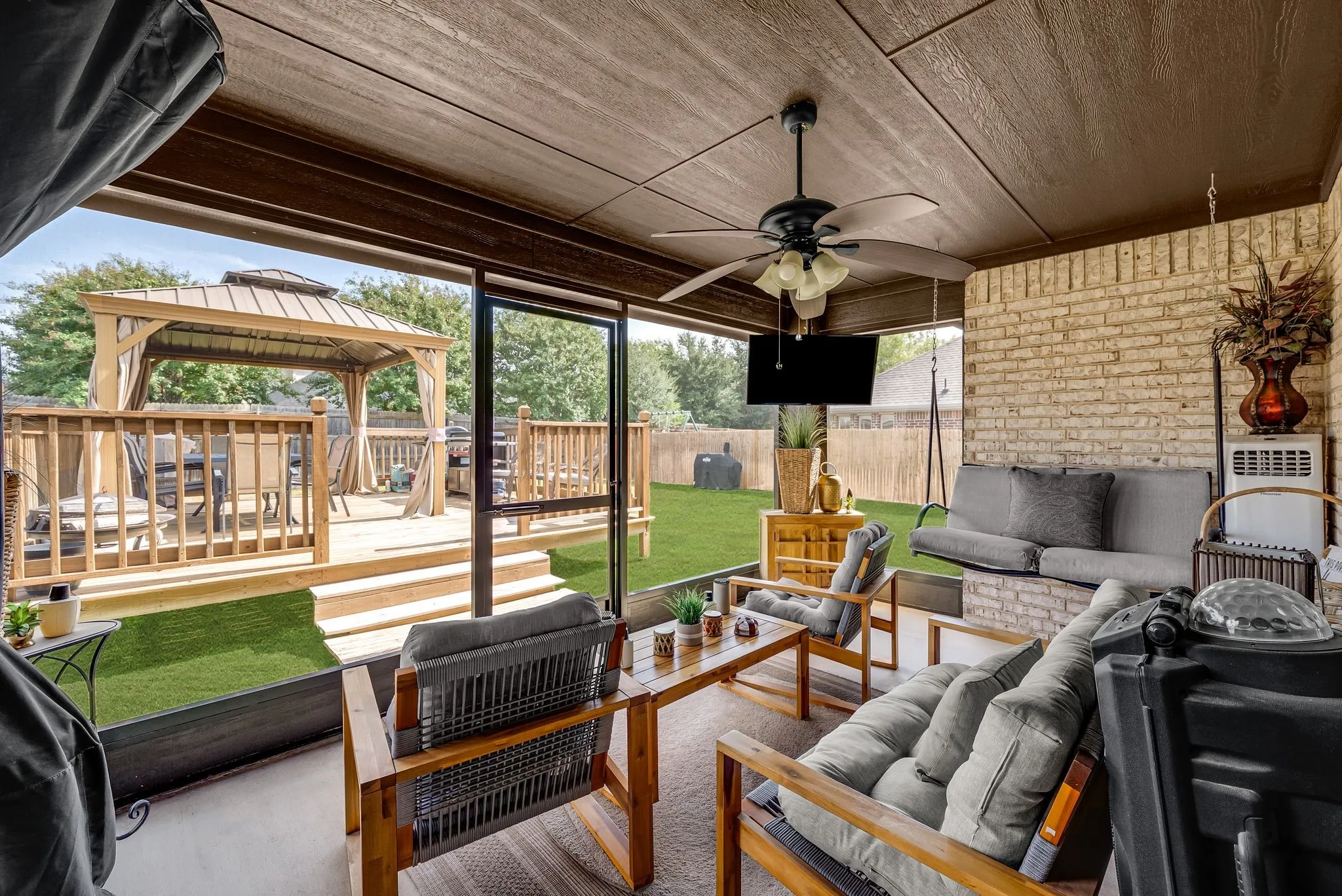 Single Family Residence For Sale in Tarrant County , 5011 Lake Park Drive, Mansfield, Texas 76063, 5 Bedroom, 3 Bathroom, 2 Garage spaces, 3,518 Sqft, built in 2020, mls#21399575, Real Estate Agent in Mansfield, Homes For Sale in Tarrant county, Homes For Sale in Mansfield, Realtor in Mansfield Texas, Real Estate Brokerage Independent Realty Texas, Luminita Cordes Realtor