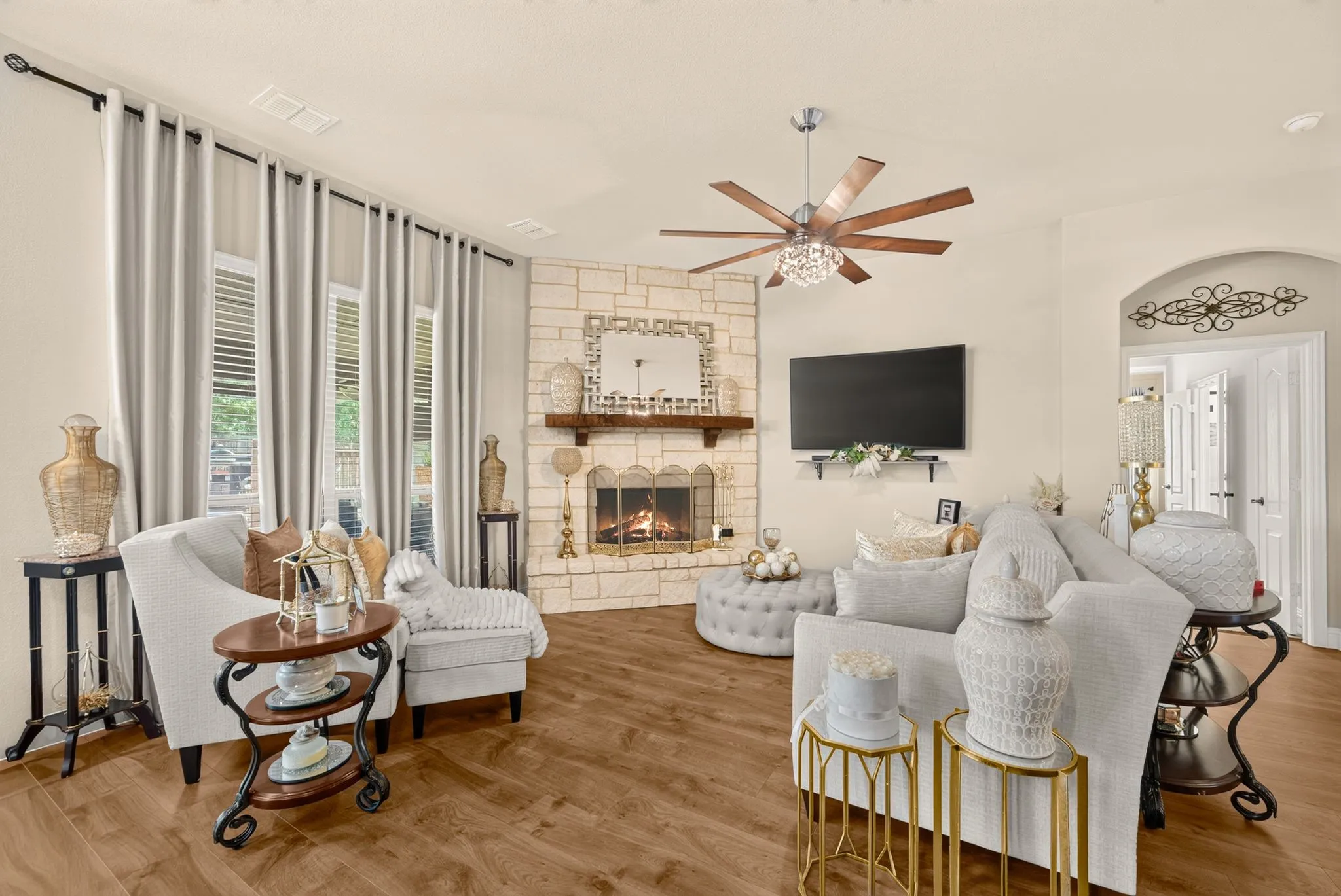Single Family Residence For Sale in Tarrant County , 5011 Lake Park Drive, Mansfield, Texas 76063, 5 Bedroom, 3 Bathroom, 2 Garage spaces, 3,518 Sqft, built in 2020, mls#21399575, Real Estate Agent in Mansfield, Homes For Sale in Tarrant county, Homes For Sale in Mansfield, Realtor in Mansfield Texas, Real Estate Brokerage Independent Realty Texas, Luminita Cordes Realtor