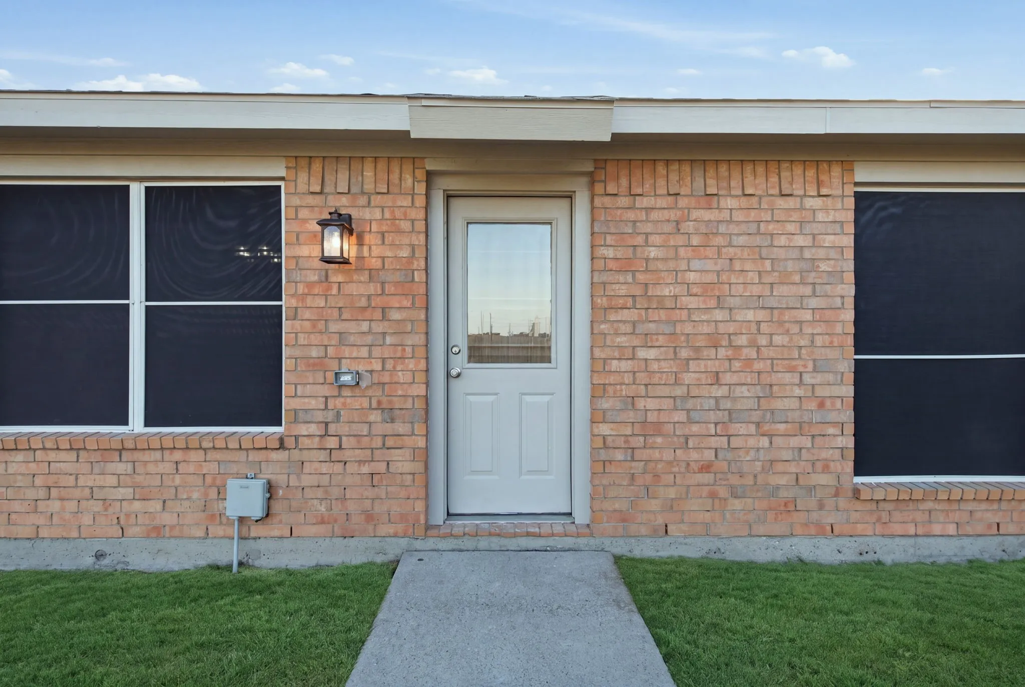 Single Family Residence For Rent in Denton County , 1627 Sequoia Drive, Krum, Texas 76249, 3 Bedroom, 2 Bathroom, 2 Garage spaces, 1,689 Sqft, built in 2003, mls#21398428, Real Estate Agent in Krum, Homes For Rent in Denton county, Homes For Rent in Krum, Realtor in Krum Texas, Real Estate Brokerage Independent Realty Texas, Luminita Cordes Realtor