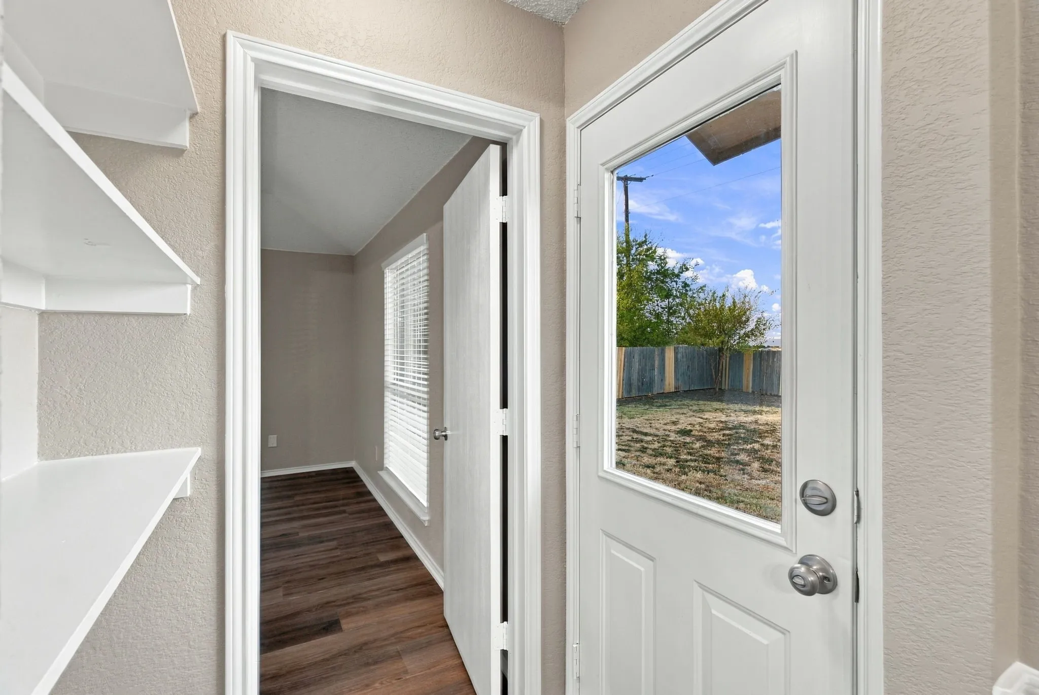 Single Family Residence For Rent in Denton County , 1627 Sequoia Drive, Krum, Texas 76249, 3 Bedroom, 2 Bathroom, 2 Garage spaces, 1,689 Sqft, built in 2003, mls#21398428, Real Estate Agent in Krum, Homes For Rent in Denton county, Homes For Rent in Krum, Realtor in Krum Texas, Real Estate Brokerage Independent Realty Texas, Luminita Cordes Realtor