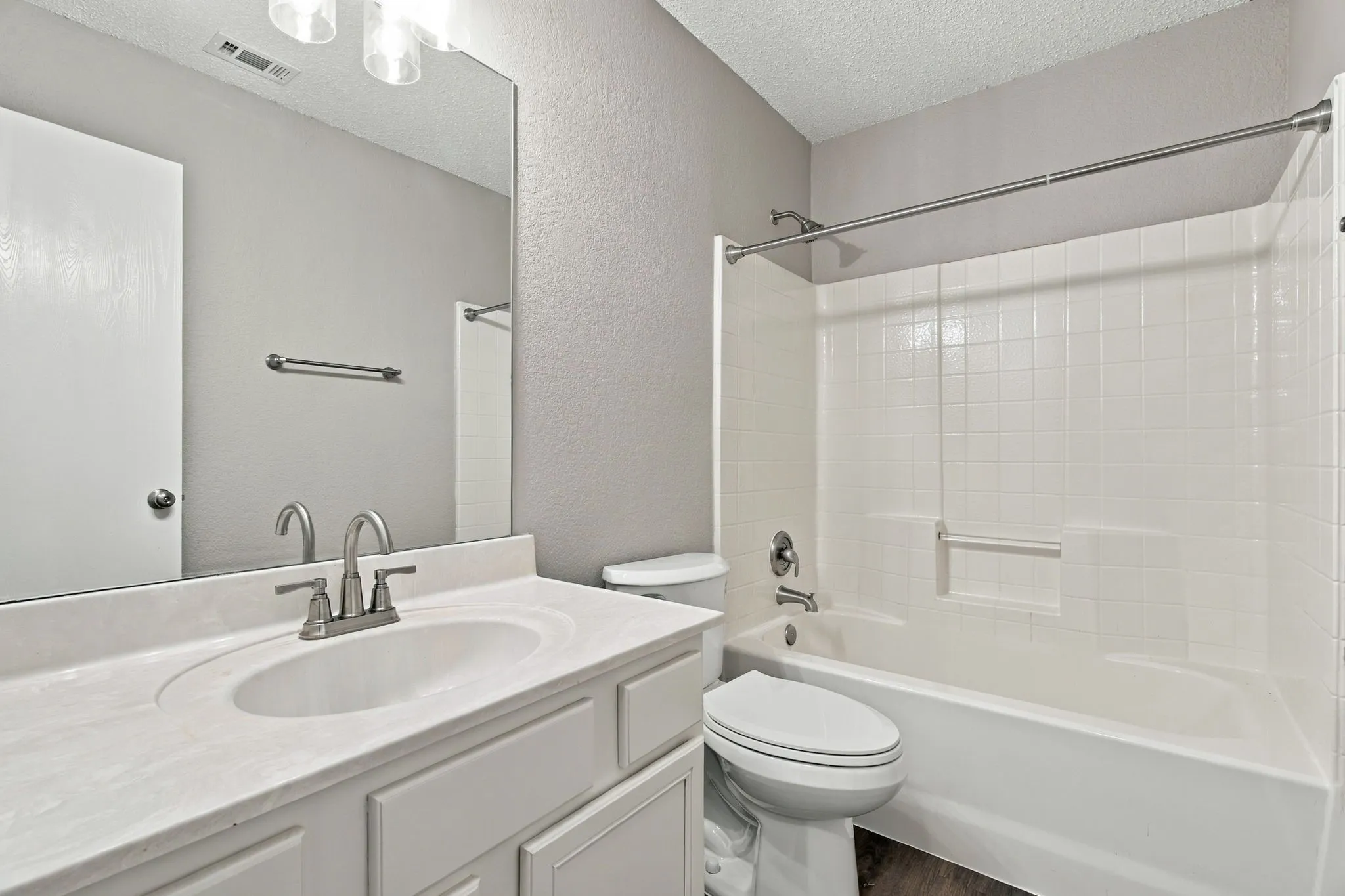 Single Family Residence For Rent in Denton County , 1627 Sequoia Drive, Krum, Texas 76249, 3 Bedroom, 2 Bathroom, 2 Garage spaces, 1,689 Sqft, built in 2003, mls#21398428, Real Estate Agent in Krum, Homes For Rent in Denton county, Homes For Rent in Krum, Realtor in Krum Texas, Real Estate Brokerage Independent Realty Texas, Luminita Cordes Realtor