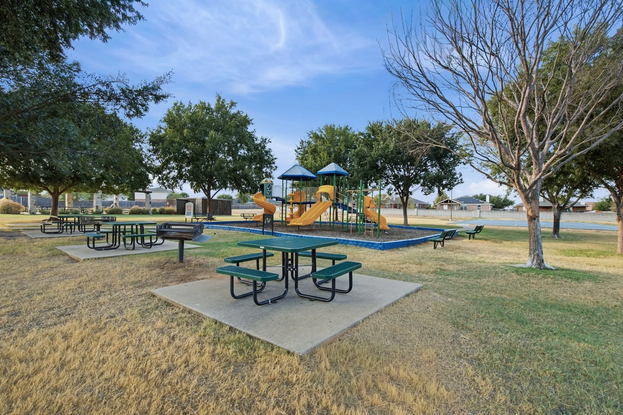 Single Family Residence For Rent in Denton County , 1627 Sequoia Drive, Krum, Texas 76249, 3 Bedroom, 2 Bathroom, 2 Garage spaces, 1,689 Sqft, built in 2003, mls#21398428, Real Estate Agent in Krum, Homes For Rent in Denton county, Homes For Rent in Krum, Realtor in Krum Texas, Real Estate Brokerage Independent Realty Texas, Luminita Cordes Realtor