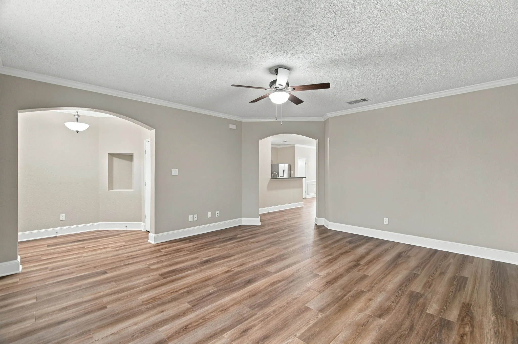 Single Family Residence For Rent in Denton County , 1627 Sequoia Drive, Krum, Texas 76249, 3 Bedroom, 2 Bathroom, 2 Garage spaces, 1,689 Sqft, built in 2003, mls#21398428, Real Estate Agent in Krum, Homes For Rent in Denton county, Homes For Rent in Krum, Realtor in Krum Texas, Real Estate Brokerage Independent Realty Texas, Luminita Cordes Realtor