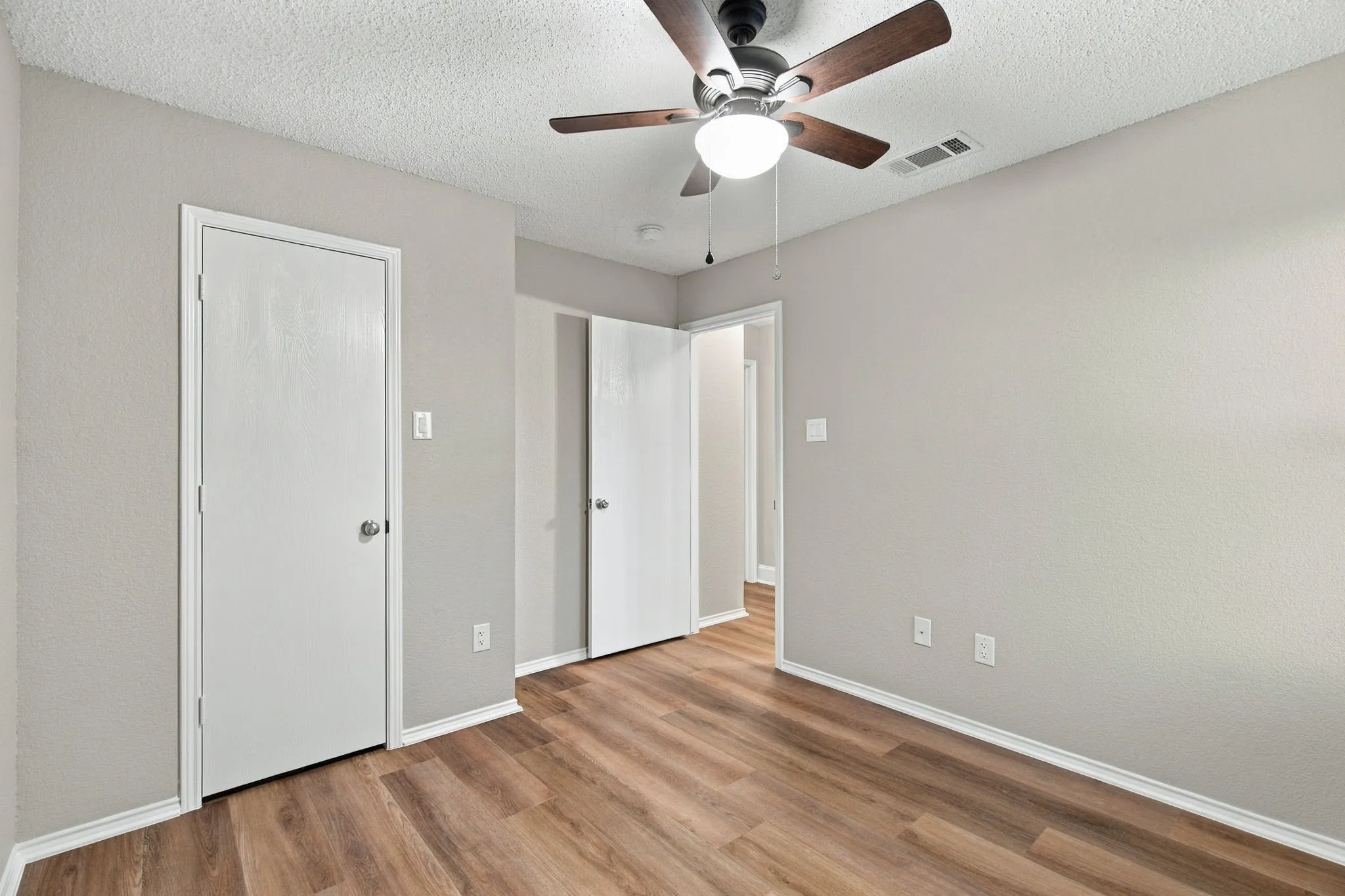 Single Family Residence For Rent in Denton County , 1627 Sequoia Drive, Krum, Texas 76249, 3 Bedroom, 2 Bathroom, 2 Garage spaces, 1,689 Sqft, built in 2003, mls#21398428, Real Estate Agent in Krum, Homes For Rent in Denton county, Homes For Rent in Krum, Realtor in Krum Texas, Real Estate Brokerage Independent Realty Texas, Luminita Cordes Realtor
