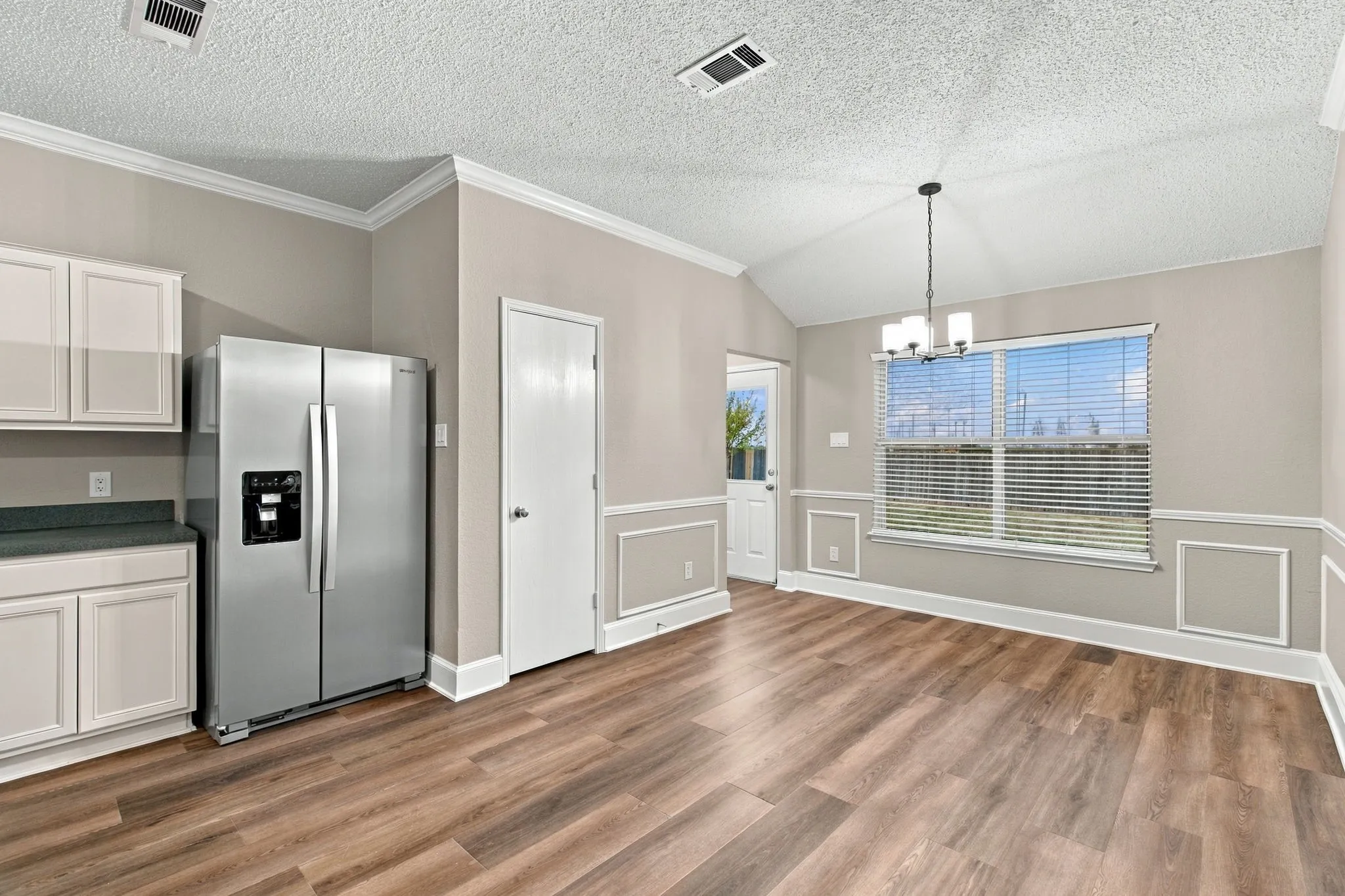 Single Family Residence For Rent in Denton County , 1627 Sequoia Drive, Krum, Texas 76249, 3 Bedroom, 2 Bathroom, 2 Garage spaces, 1,689 Sqft, built in 2003, mls#21398428, Real Estate Agent in Krum, Homes For Rent in Denton county, Homes For Rent in Krum, Realtor in Krum Texas, Real Estate Brokerage Independent Realty Texas, Luminita Cordes Realtor