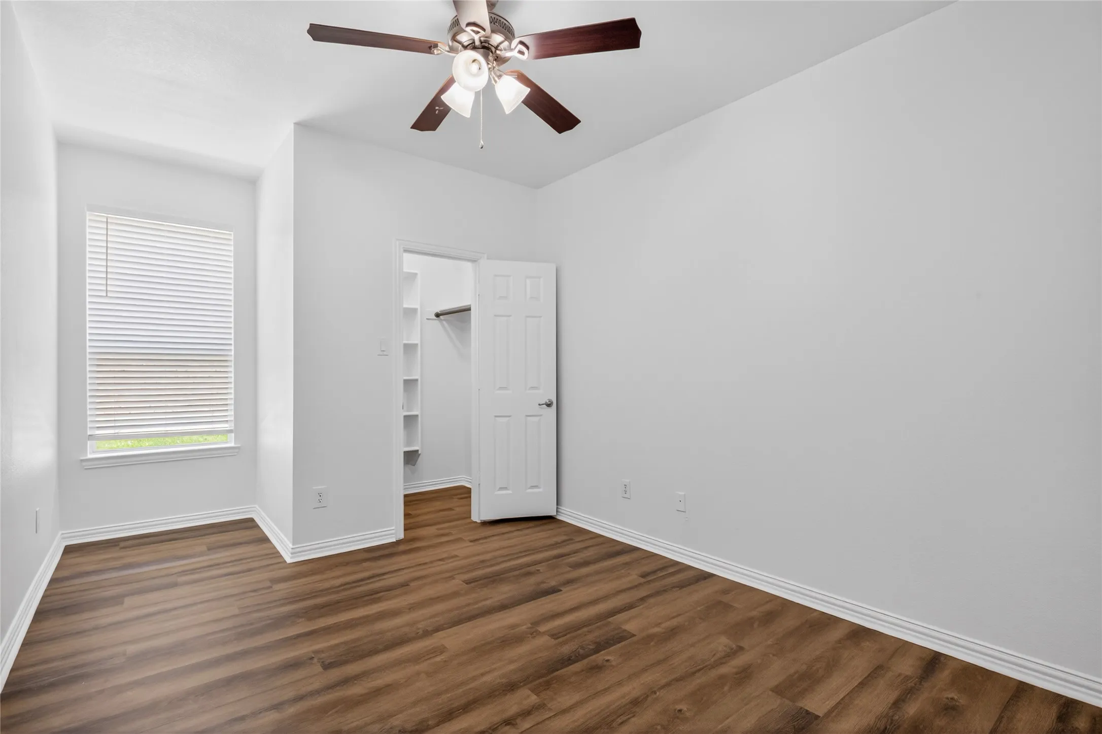 Single Family Residence For Sale in Denton County , 3229 Horizons Drive, Little Elm, Texas 75068, 4 Bedroom, 2 Bathroom, 2 Garage spaces, 2,511 Sqft, built in 2006, mls#21397484, Real Estate Agent in Little Elm, Homes For Sale in Denton county, Homes For Sale in Little Elm, Realtor in Little Elm Texas, Real Estate Brokerage Independent Realty Texas, Luminita Cordes Realtor