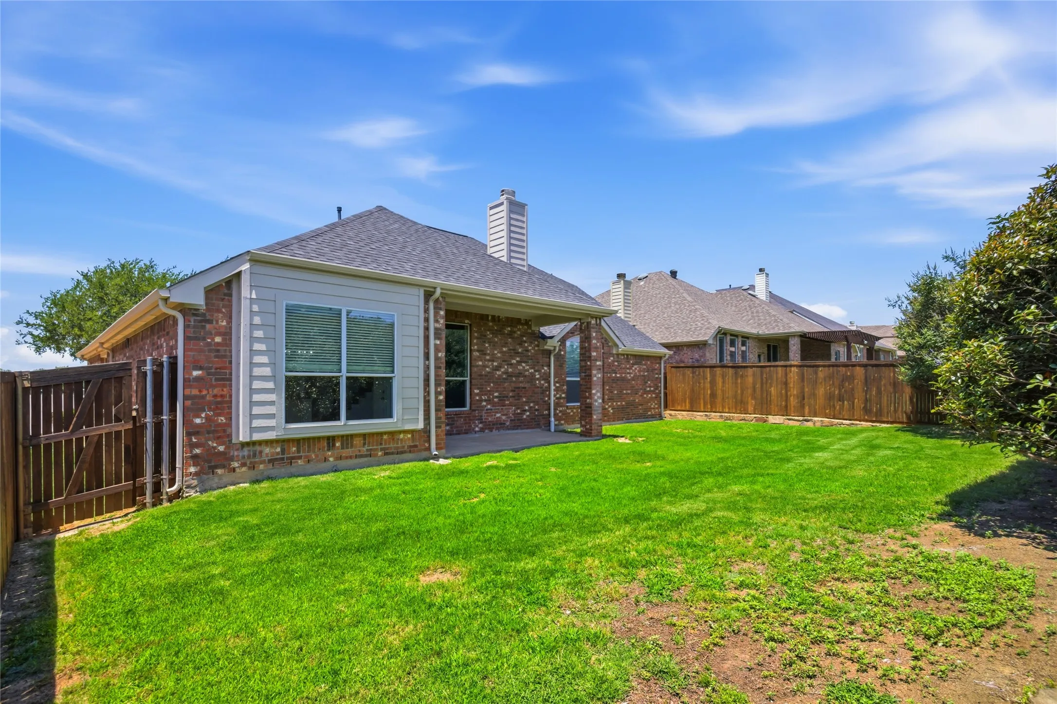 Single Family Residence For Sale in Denton County , 3229 Horizons Drive, Little Elm, Texas 75068, 4 Bedroom, 2 Bathroom, 2 Garage spaces, 2,511 Sqft, built in 2006, mls#21397484, Real Estate Agent in Little Elm, Homes For Sale in Denton county, Homes For Sale in Little Elm, Realtor in Little Elm Texas, Real Estate Brokerage Independent Realty Texas, Luminita Cordes Realtor