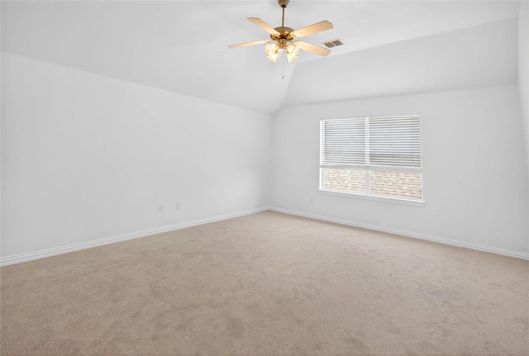 Single Family Residence For Sale in Denton County , 3229 Horizons Drive, Little Elm, Texas 75068, 4 Bedroom, 2 Bathroom, 2 Garage spaces, 2,511 Sqft, built in 2006, mls#21397484, Real Estate Agent in Little Elm, Homes For Sale in Denton county, Homes For Sale in Little Elm, Realtor in Little Elm Texas, Real Estate Brokerage Independent Realty Texas, Luminita Cordes Realtor