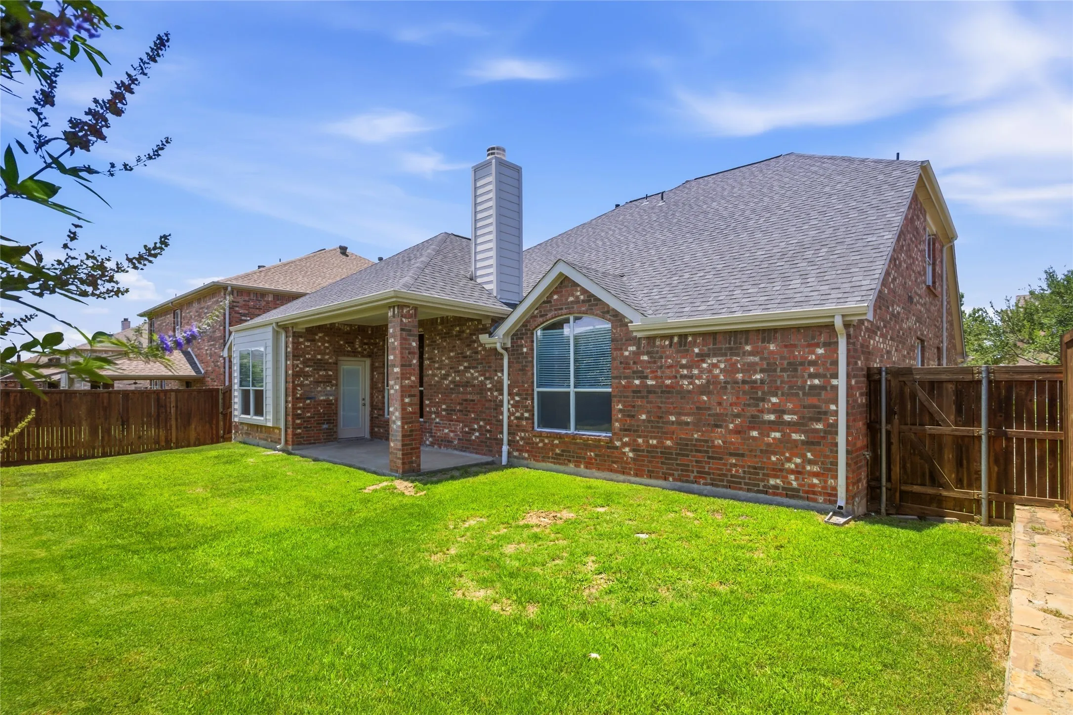 Single Family Residence For Sale in Denton County , 3229 Horizons Drive, Little Elm, Texas 75068, 4 Bedroom, 2 Bathroom, 2 Garage spaces, 2,511 Sqft, built in 2006, mls#21397484, Real Estate Agent in Little Elm, Homes For Sale in Denton county, Homes For Sale in Little Elm, Realtor in Little Elm Texas, Real Estate Brokerage Independent Realty Texas, Luminita Cordes Realtor