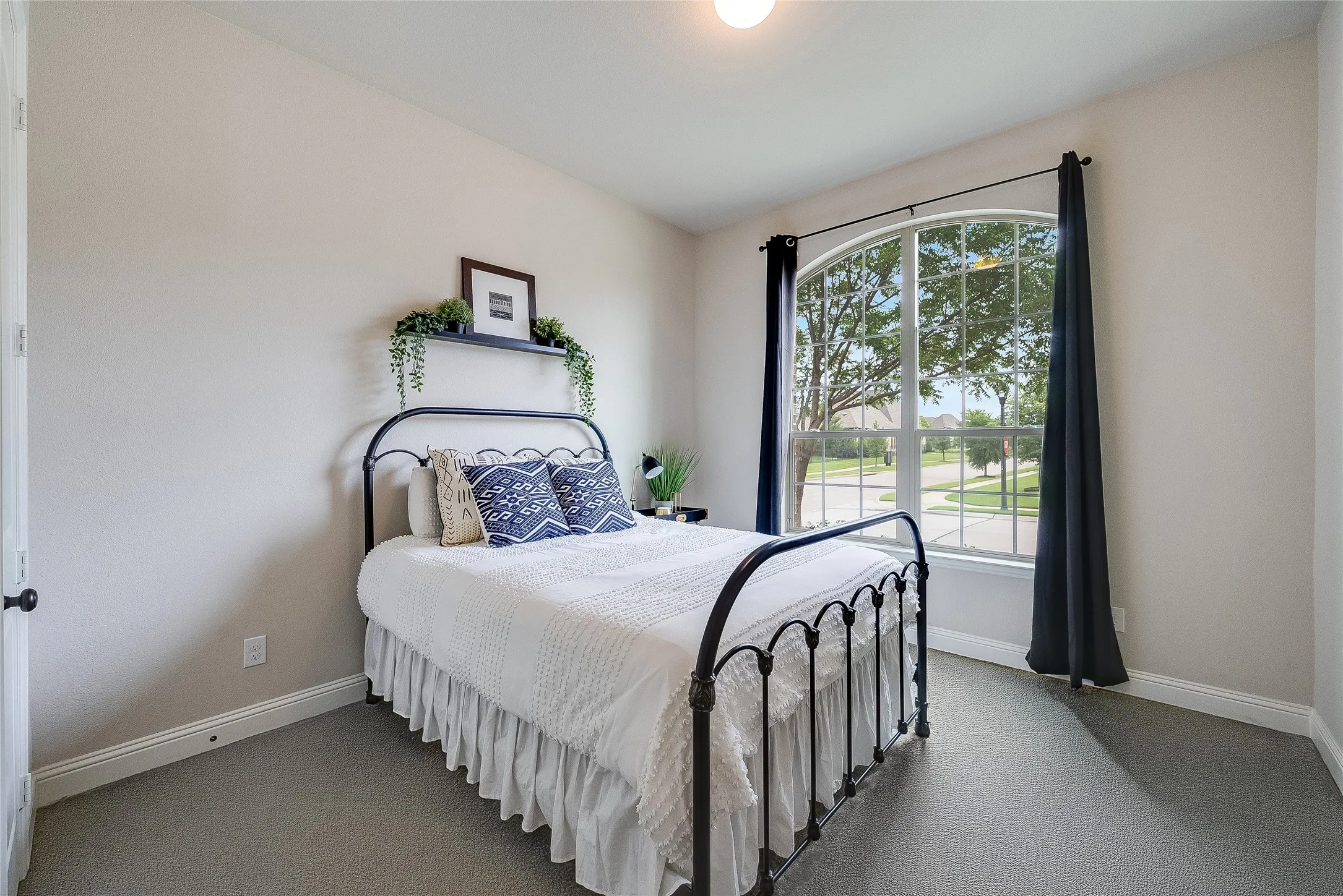 Single Family Residence For Sale in Collin County , 1734 Ellington Drive, Celina, Texas 75009, 4 Bedroom, 3 Bathroom, 3 Garage spaces, 3,155 Sqft, built in 2017, mls#21399046, Real Estate Agent in Celina, Homes For Sale in Collin county, Homes For Sale in Celina, Realtor in Celina Texas, Real Estate Brokerage Independent Realty Texas, Luminita Cordes Realtor