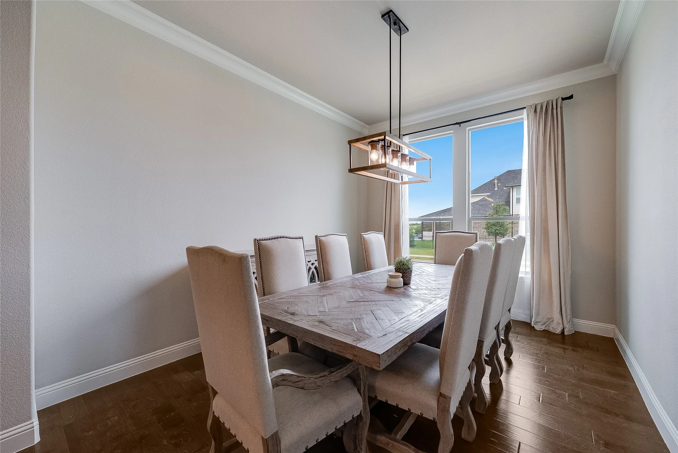 Single Family Residence For Sale in Collin County , 1734 Ellington Drive, Celina, Texas 75009, 4 Bedroom, 3 Bathroom, 3 Garage spaces, 3,155 Sqft, built in 2017, mls#21399046, Real Estate Agent in Celina, Homes For Sale in Collin county, Homes For Sale in Celina, Realtor in Celina Texas, Real Estate Brokerage Independent Realty Texas, Luminita Cordes Realtor