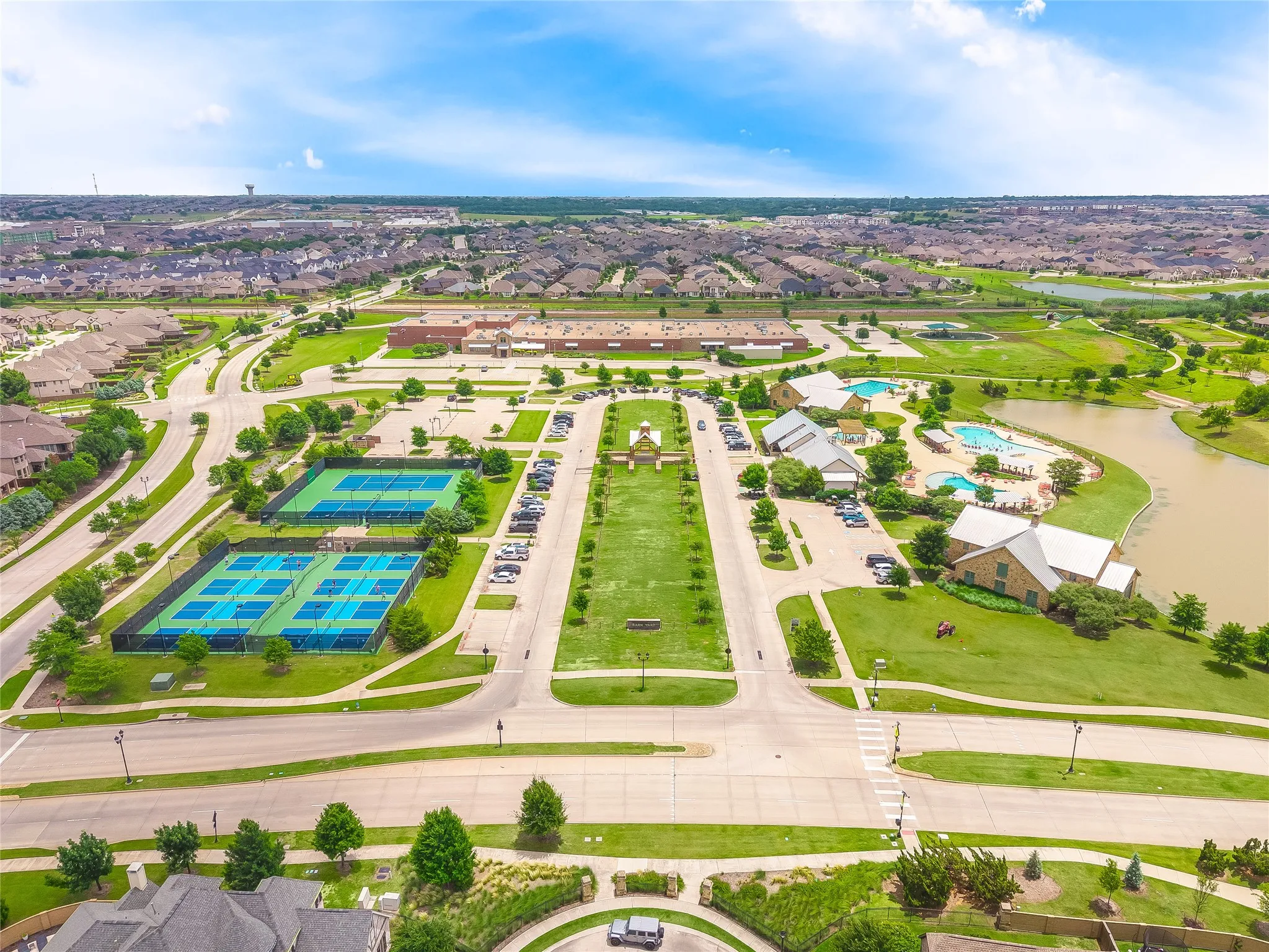 Single Family Residence For Sale in Collin County , 1734 Ellington Drive, Celina, Texas 75009, 4 Bedroom, 3 Bathroom, 3 Garage spaces, 3,155 Sqft, built in 2017, mls#21399046, Real Estate Agent in Celina, Homes For Sale in Collin county, Homes For Sale in Celina, Realtor in Celina Texas, Real Estate Brokerage Independent Realty Texas, Luminita Cordes Realtor