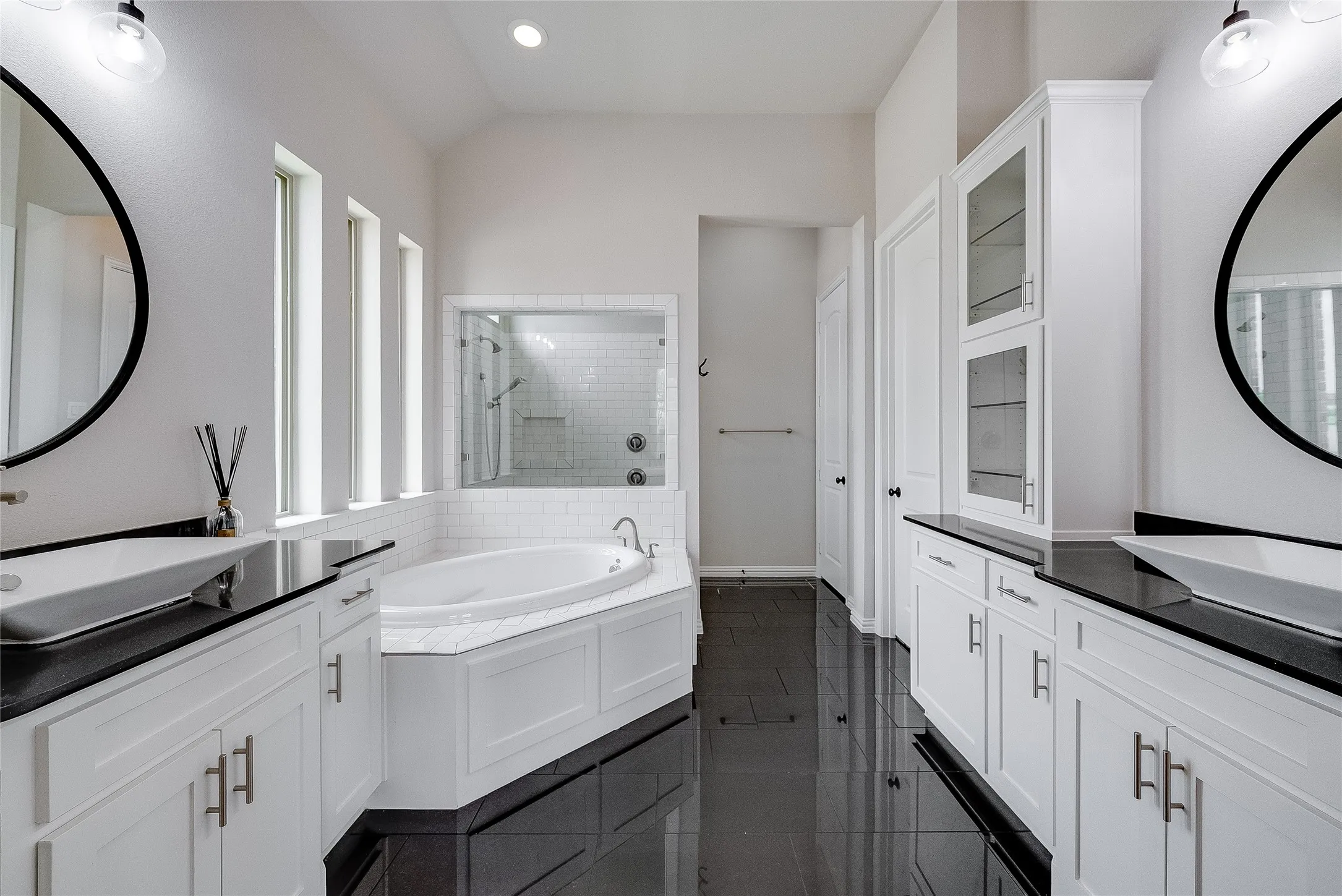 Single Family Residence For Sale in Collin County , 1734 Ellington Drive, Celina, Texas 75009, 4 Bedroom, 3 Bathroom, 3 Garage spaces, 3,155 Sqft, built in 2017, mls#21399046, Real Estate Agent in Celina, Homes For Sale in Collin county, Homes For Sale in Celina, Realtor in Celina Texas, Real Estate Brokerage Independent Realty Texas, Luminita Cordes Realtor