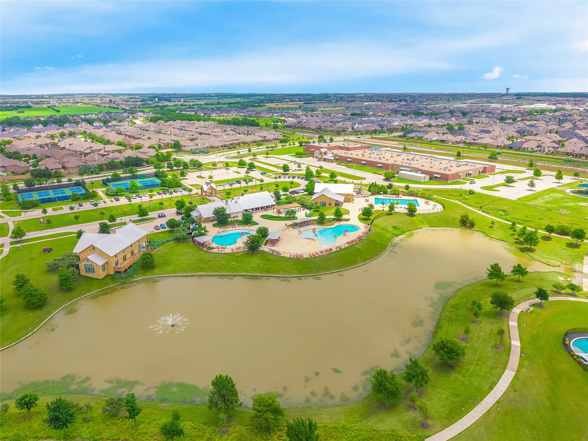 Single Family Residence For Sale in Collin County , 1734 Ellington Drive, Celina, Texas 75009, 4 Bedroom, 3 Bathroom, 3 Garage spaces, 3,155 Sqft, built in 2017, mls#21399046, Real Estate Agent in Celina, Homes For Sale in Collin county, Homes For Sale in Celina, Realtor in Celina Texas, Real Estate Brokerage Independent Realty Texas, Luminita Cordes Realtor