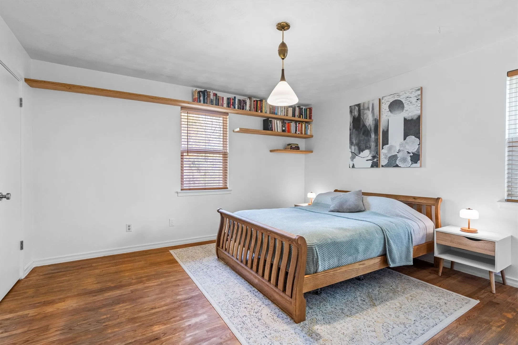 Single Family Residence For Sale in Dallas County , 2461 Highland Road, Dallas, Texas 75228, 2 Bedroom, 2 Bathroom, 2 Garage spaces, 1,379 Sqft, built in 1959, mls#21399359, Real Estate Agent in Dallas, Homes For Sale in Dallas county, Homes For Sale in Dallas, Realtor in Dallas Texas, Real Estate Brokerage Independent Realty Texas, Luminita Cordes Realtor