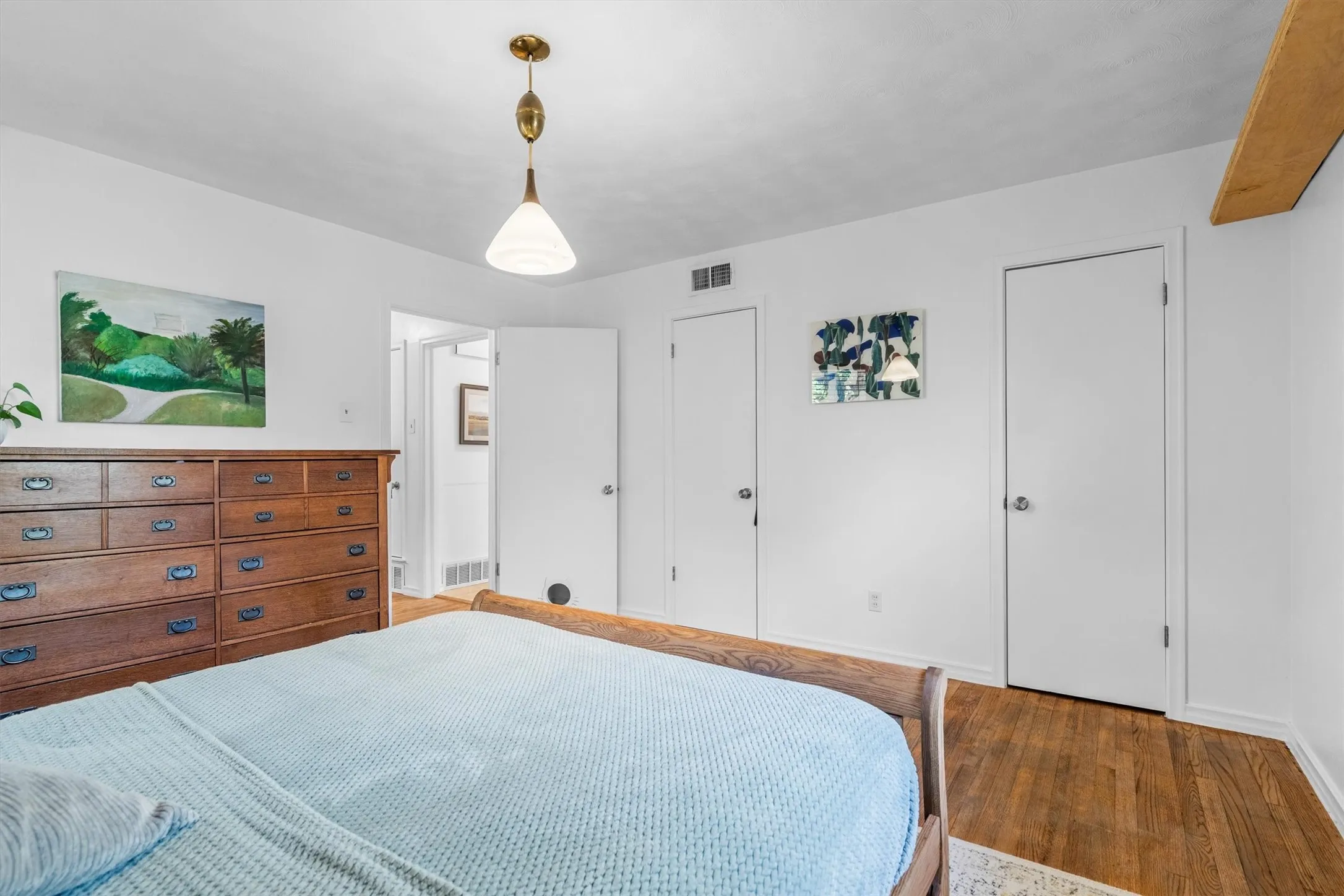Single Family Residence For Sale in Dallas County , 2461 Highland Road, Dallas, Texas 75228, 2 Bedroom, 2 Bathroom, 2 Garage spaces, 1,379 Sqft, built in 1959, mls#21399359, Real Estate Agent in Dallas, Homes For Sale in Dallas county, Homes For Sale in Dallas, Realtor in Dallas Texas, Real Estate Brokerage Independent Realty Texas, Luminita Cordes Realtor