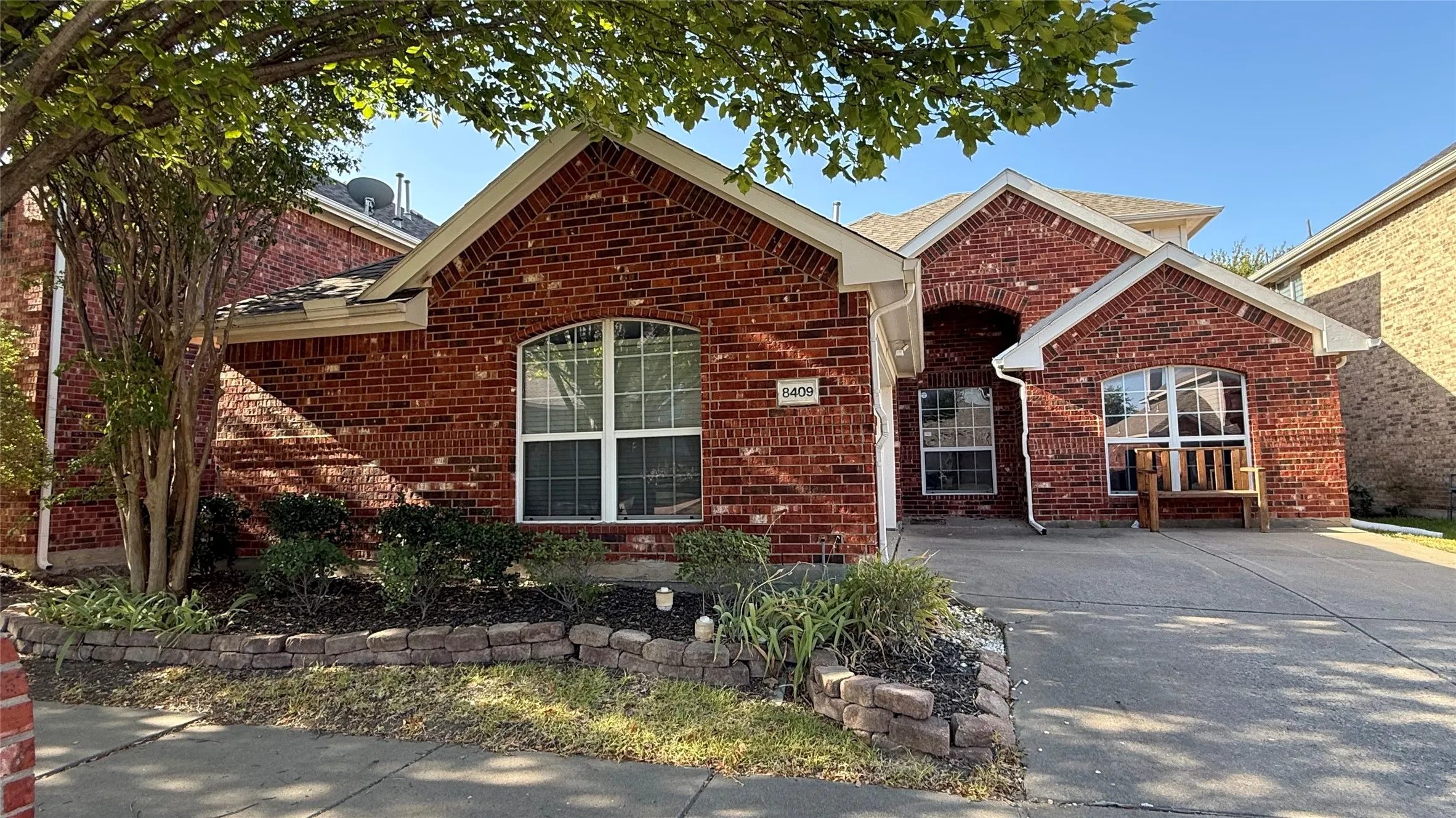 Single Family Residence For Sale in Collin County , 8409 Laughing Waters Trail, Mc Kinney, Texas 75070, 4 Bedroom, 2 Bathroom, 2 Garage spaces, 2,509 Sqft, built in 2006, mls#21394972, Real Estate Agent in Mc Kinney, Homes For Sale in Collin county, Homes For Sale in Mc Kinney, Realtor in Mc Kinney Texas, Real Estate Brokerage Independent Realty Texas, Luminita Cordes Realtor