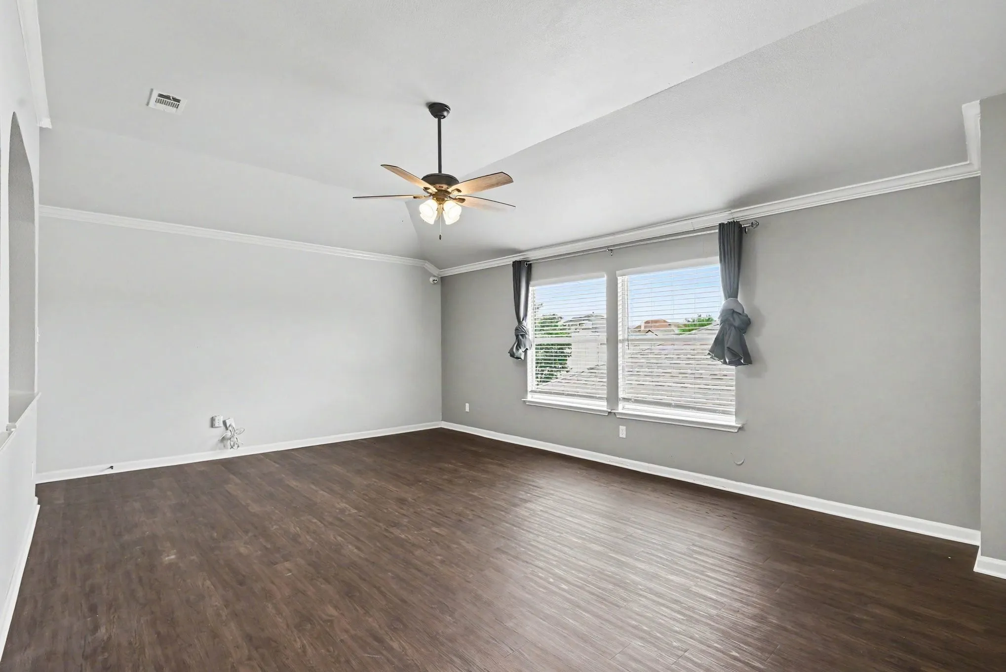 Single Family Residence For Sale in Tarrant County , 10005 Shelburne Road, Fort Worth, Texas 76244, 4 Bedroom, 3 Bathroom, 2 Garage spaces, 3,580 Sqft, built in 2004, mls#21398189, Real Estate Agent in Fort Worth, Homes For Sale in Tarrant county, Homes For Sale in Fort Worth, Realtor in Fort Worth Texas, Real Estate Brokerage Independent Realty Texas, Luminita Cordes Realtor